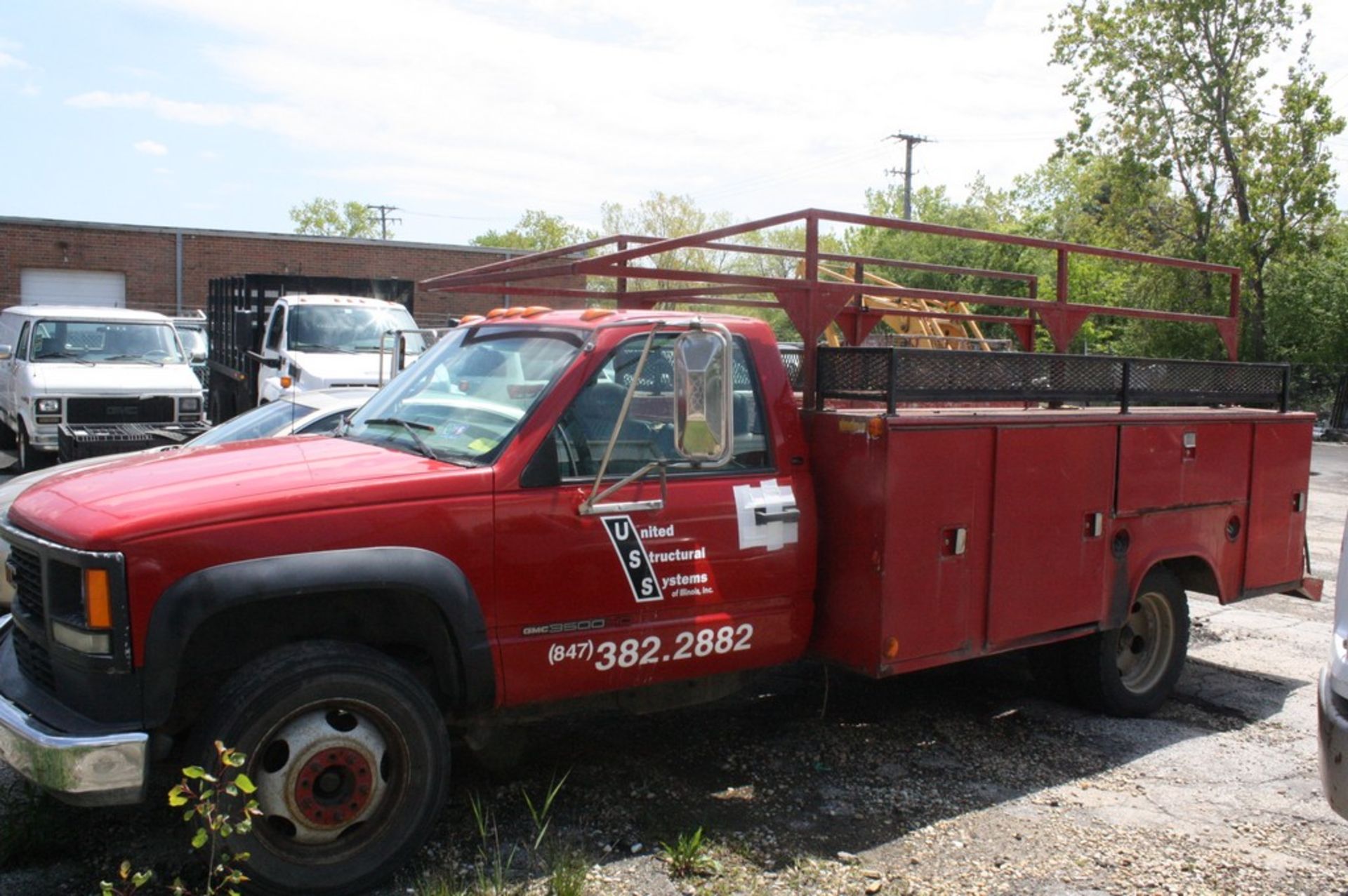 GMC 3500 HEAVY DUTY DUALLY UTILITY TRUCK (1998), TOOLBOXES, LADDER RACK, VIN 1GDKC34F2WF050870