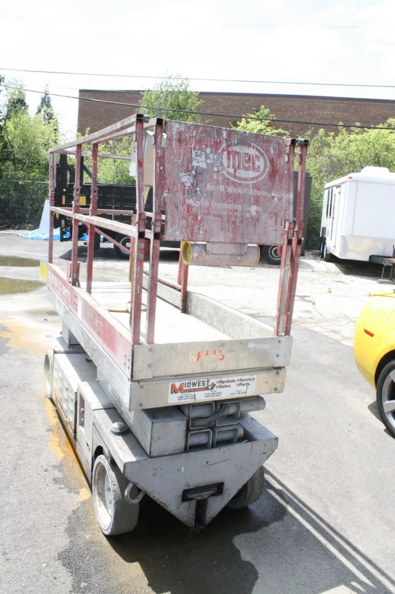 MAYVILLE MODEL 2033 ELECTRIC SCISSOR LIFT W/BUILT IN CHARGER, 697 HOURS ON METER - Image 2 of 5