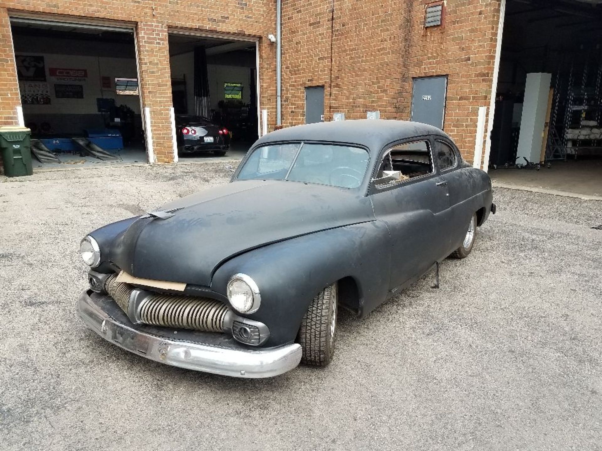 MERCURY TWO DOOR COUPE VIN: 50SL84013M (1950) V8, STYLE: SLM72A, BODY: 0362-12G219, "BARN FIND" - Image 3 of 8