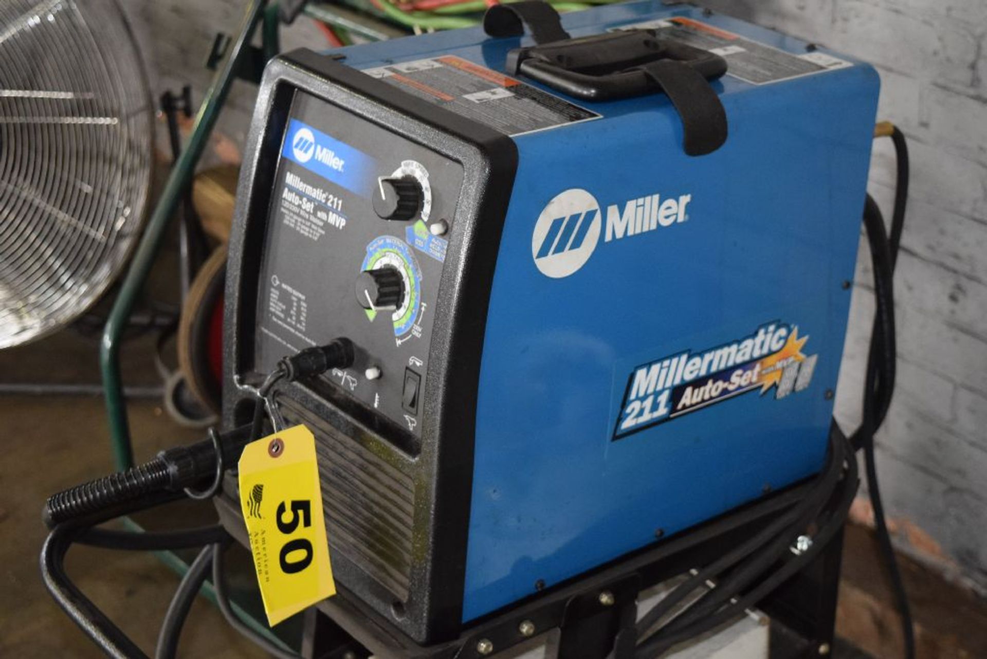 MILLER MODEL MILLERMATIC 211 230 AMP 120V/240V PORTABLE MIG WELDER, AUTO-SET W/MVP S/N: ME220616N W/ - Image 2 of 5