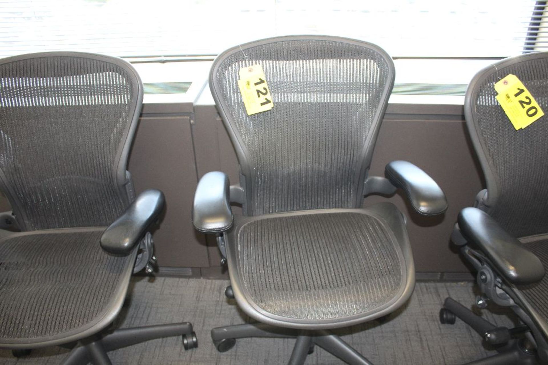 HERMAN MILLER AERON CHAIR