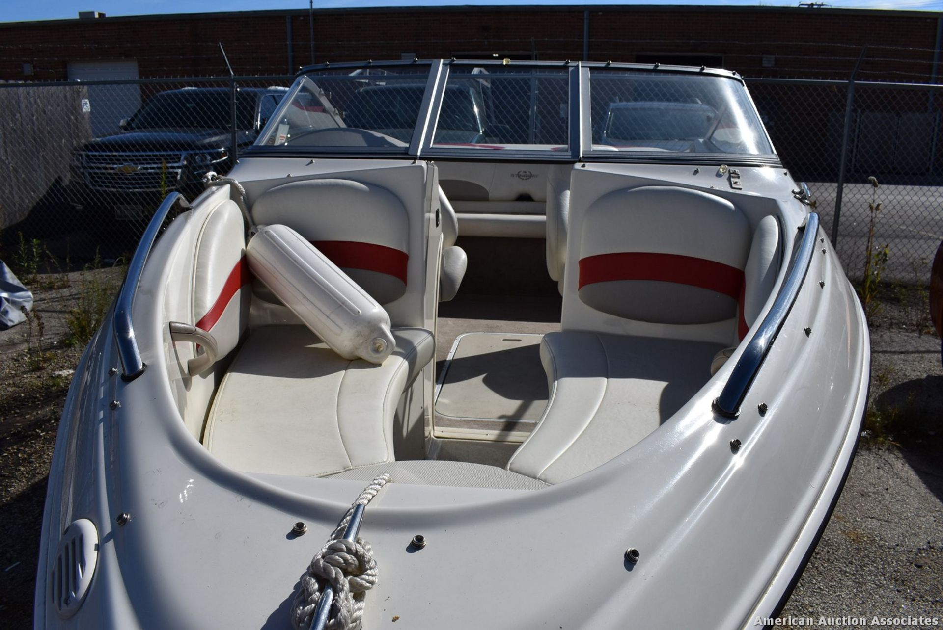 STINGRAY 18' 180RX OPEN BOW MOTORBOAT VIN: PNYUS5P8A909, VOLVO PENTA SXA-1-97, (2) SWIVEL CHAIRS, - Image 5 of 12