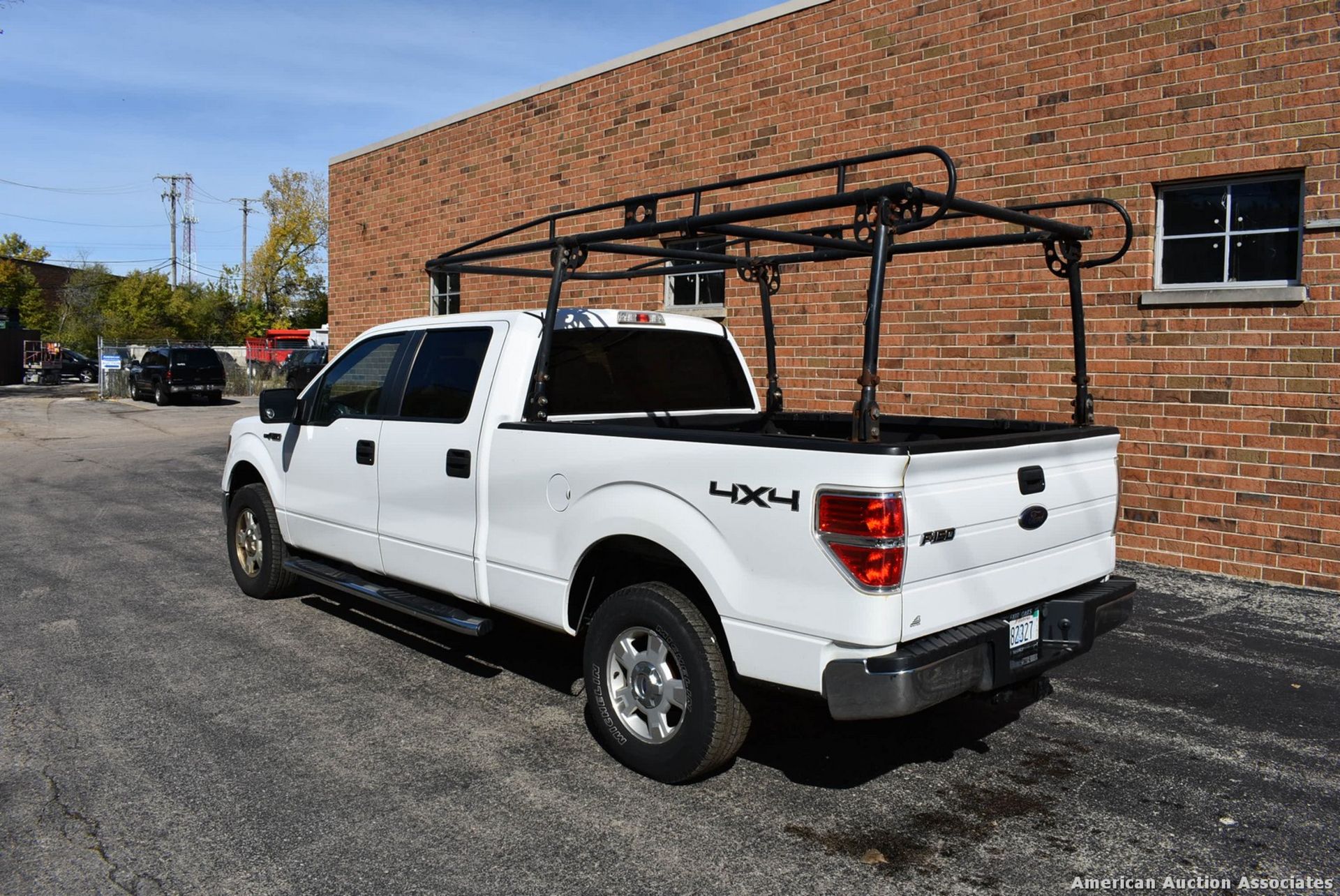 FORD F150 XLT CREW CAB 4X4 PICKUP TRUCK VIN: 1FTFW1E83AFC89306 (2010) V-8, A/T, 6.5' BED, LADDER - Image 3 of 11