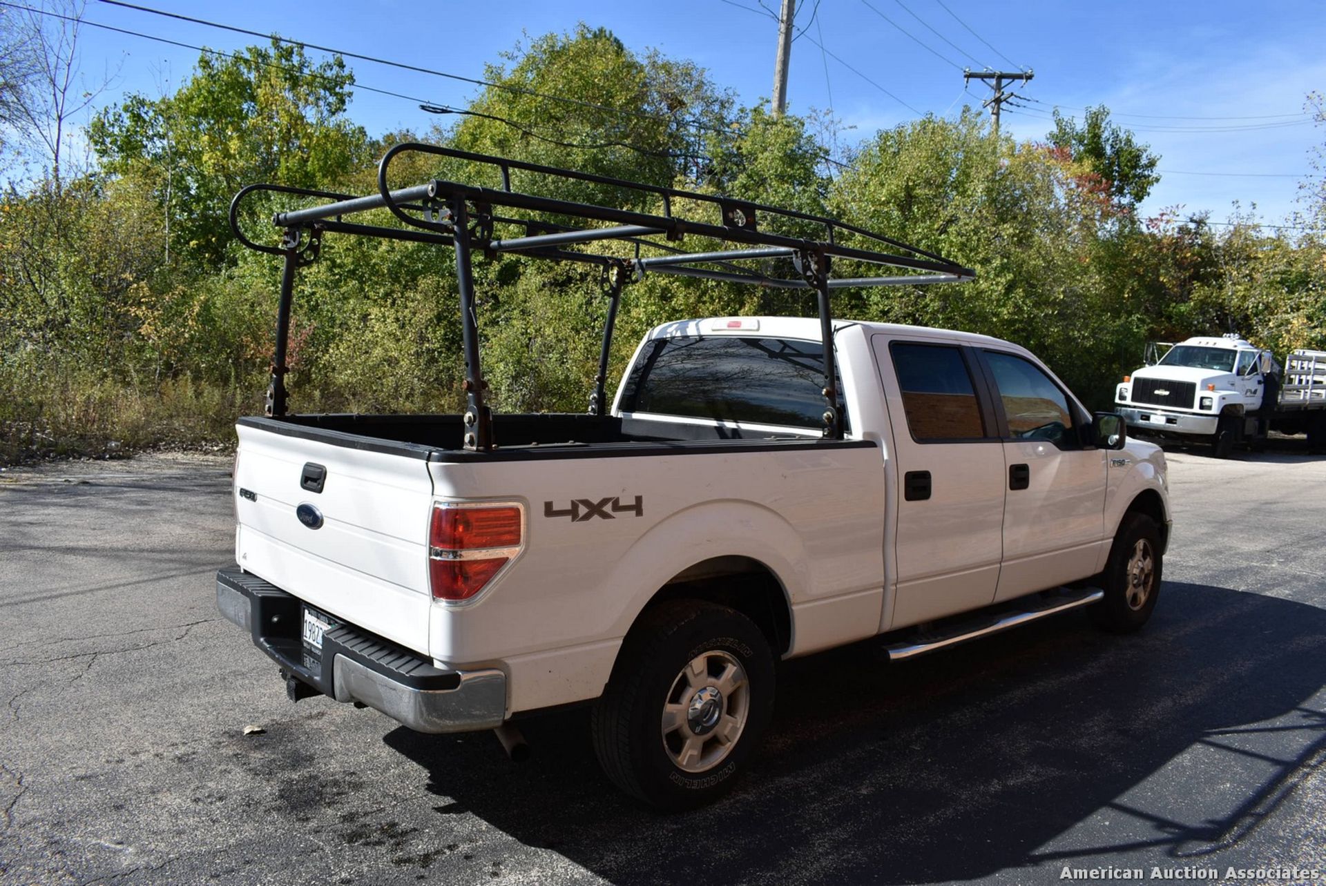 FORD F150 XLT CREW CAB 4X4 PICKUP TRUCK VIN: 1FTFW1E83AFC89306 (2010) V-8, A/T, 6.5' BED, LADDER - Image 5 of 11