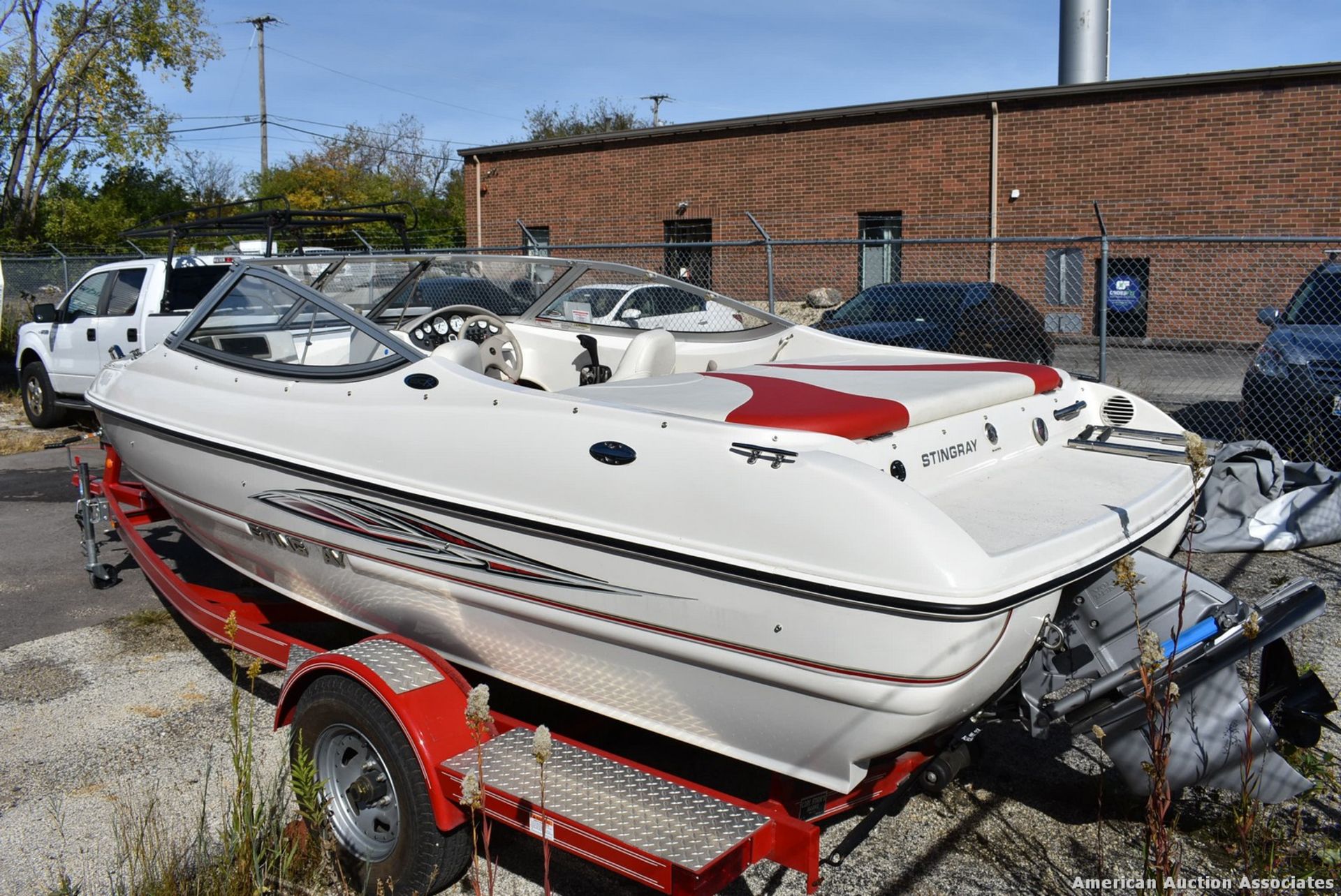 STINGRAY 18' 180RX OPEN BOW MOTORBOAT VIN: PNYUS5P8A909, VOLVO PENTA SXA-1-97, (2) SWIVEL CHAIRS, - Image 3 of 12