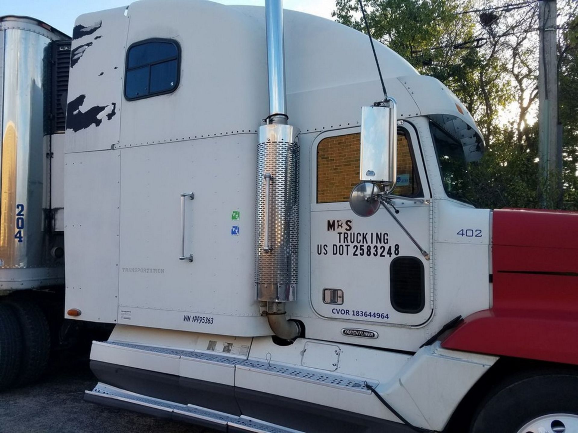 2001 FREIGHTLINER T/A SLEEPER TRUCK TRACTOR - Image 4 of 13