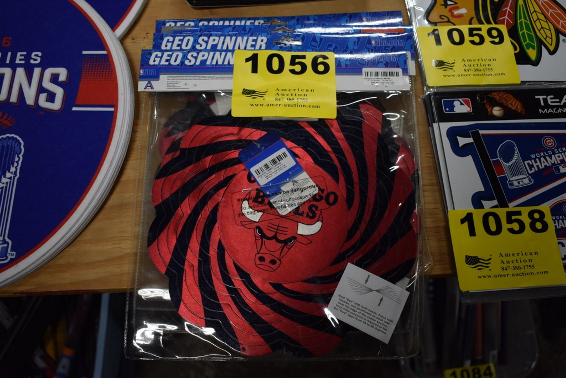 (4) CHICAGO BULLS GEO SPINNERS