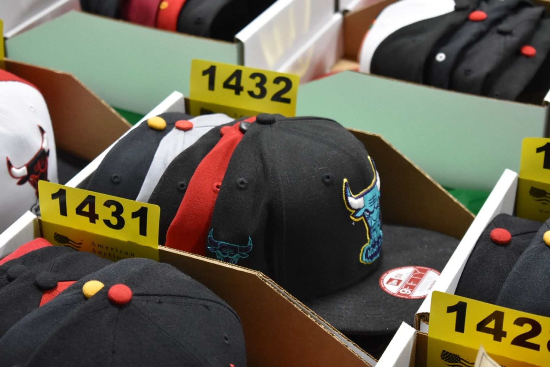 (5) WINDY CITY BULLS ADJUSTABLE/FLEX BALL CAPS