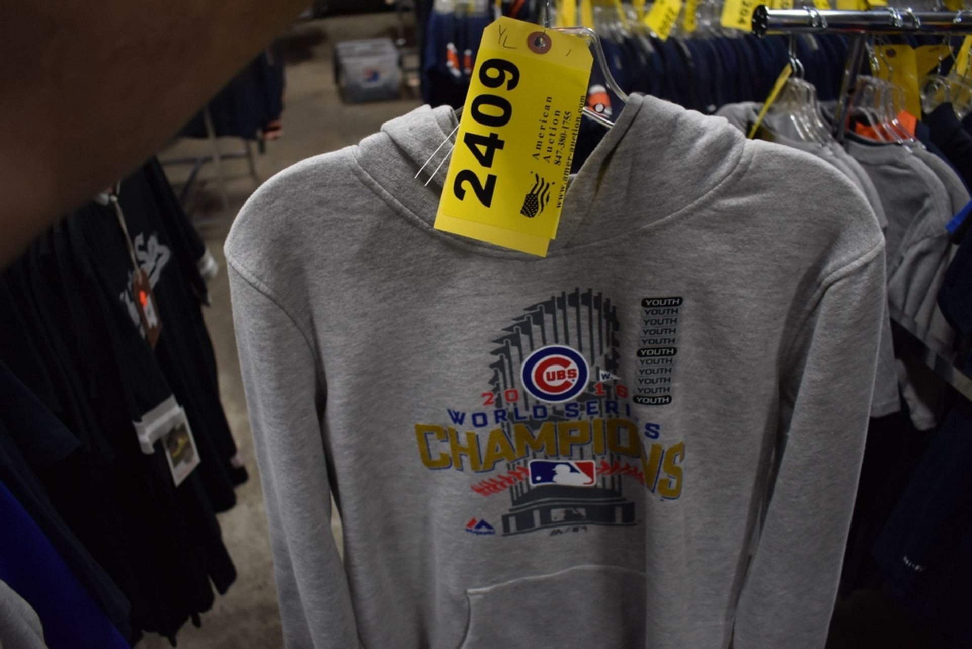 CHICAGO CUBS YOUTH LARGE HOODIES