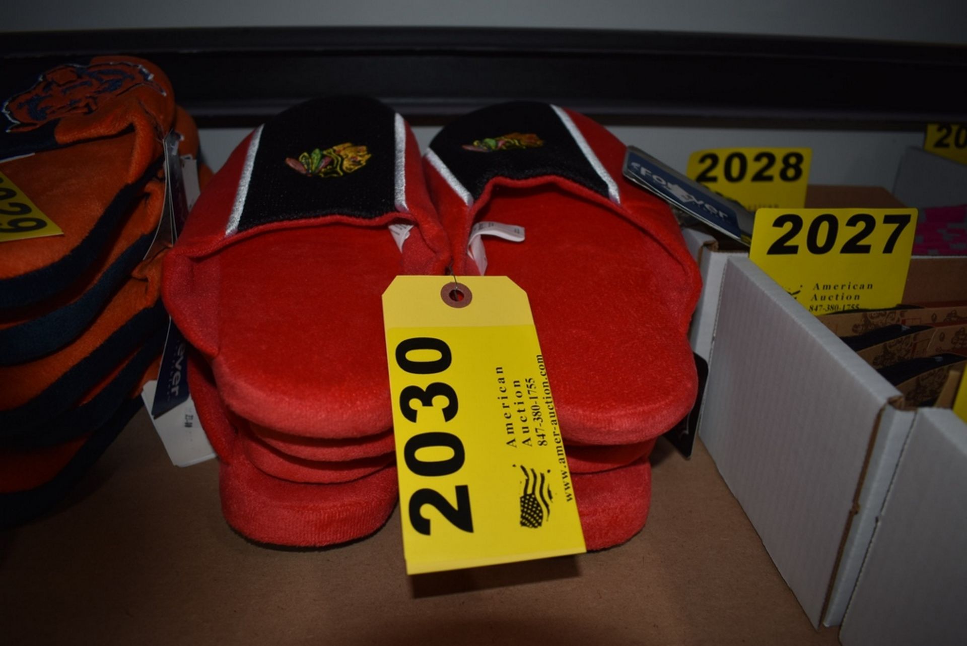 (4) CHICAGO BLACKHAWKS FOREVER COLLECTIBLE SLIPPERS