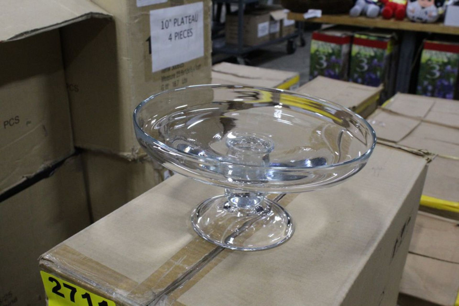 APPROX 20, 10" PLATEAU GLASSWARE STANDS