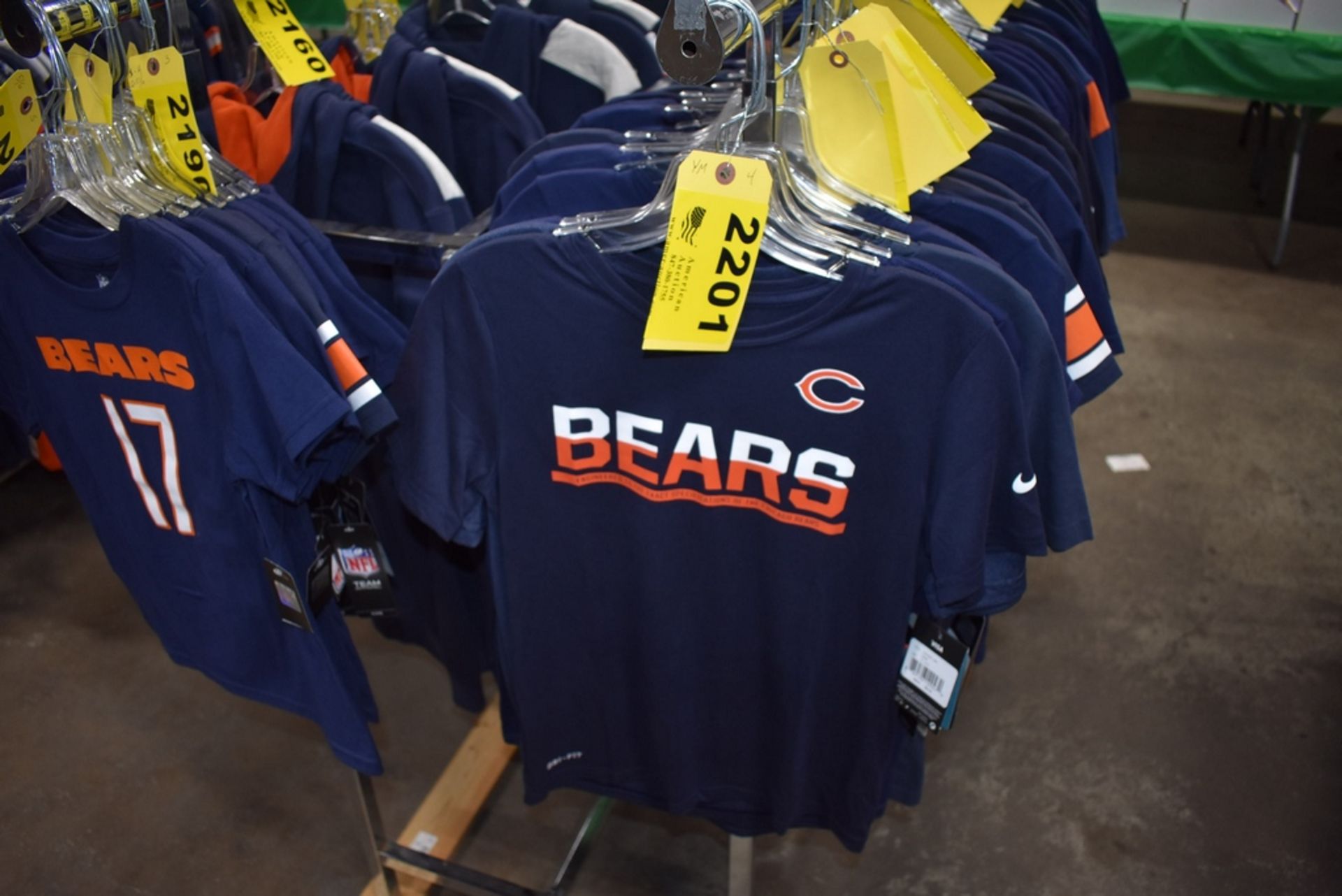 (4) CHICAGO BEARS YOUTH MEDIUM SHIRTS