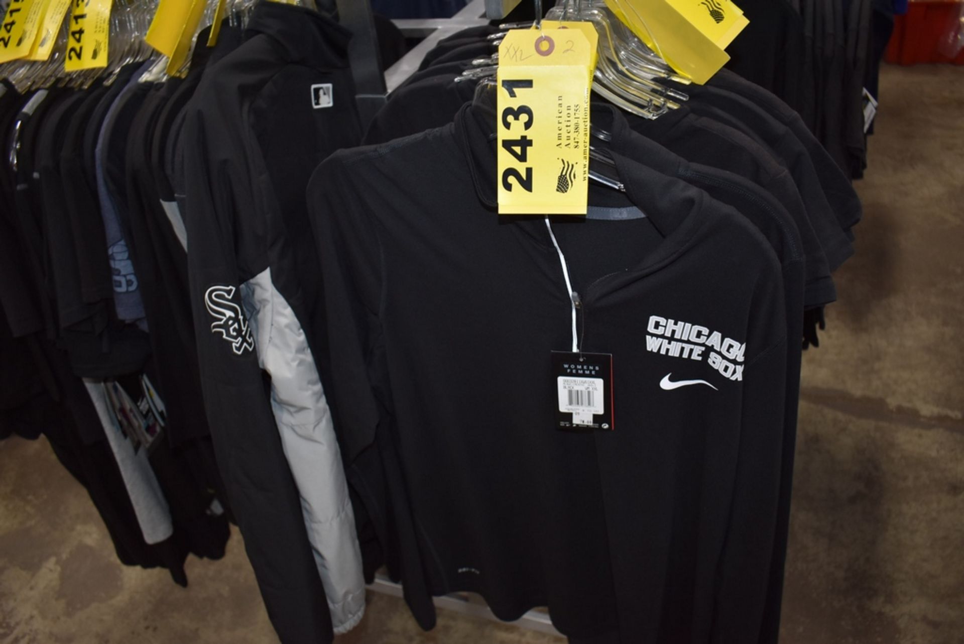 (2) CHICAGO WHITE SOX 2X-LARGE PULLOVERS