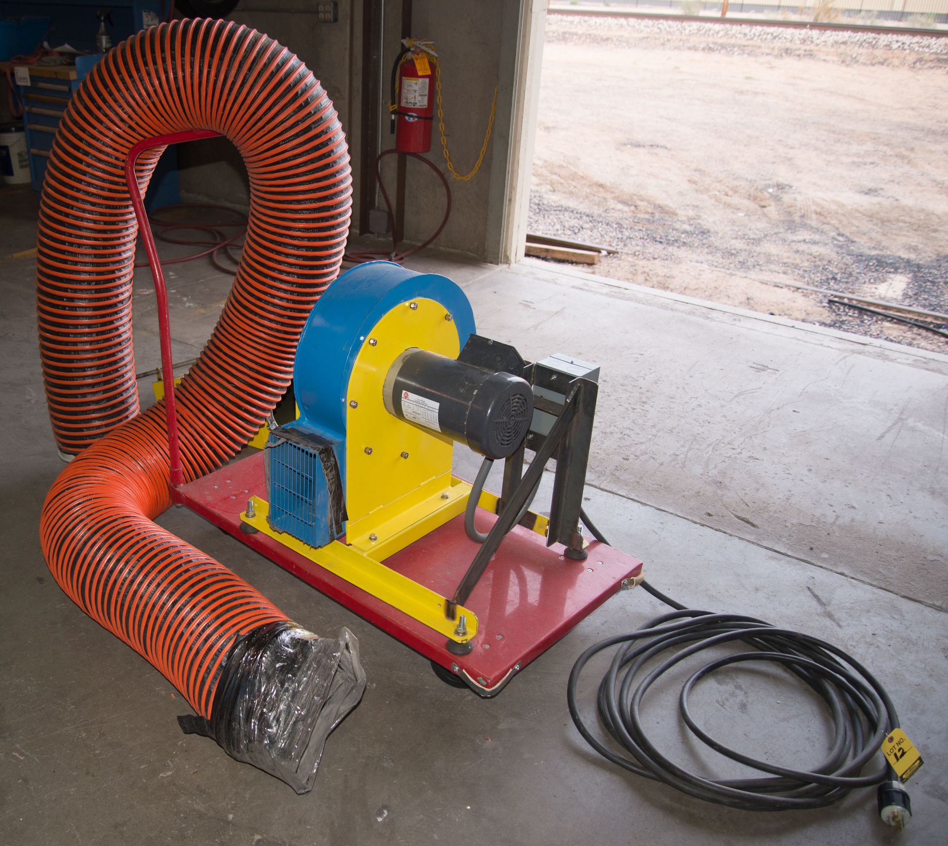 SELF CONTAINED 3-HP BLOWER ON CART 480V; 10" Flexible exhaust hose with air knife plenum - Image 2 of 2