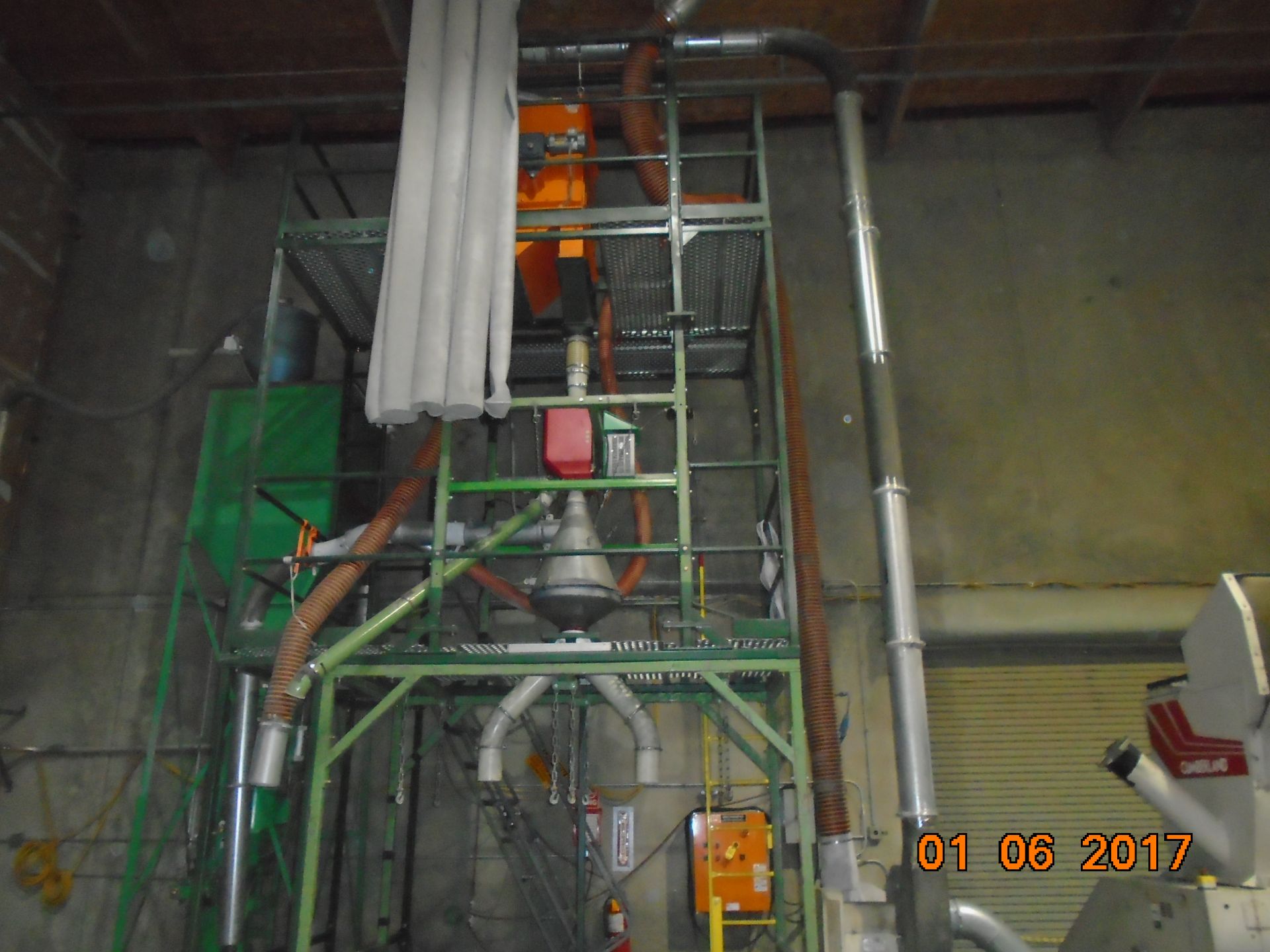 26' Metal and Dust Separating Tower, Blades 10HP blower - 480V; High Efficiency Cyclone and Bag Hat; - Image 15 of 15
