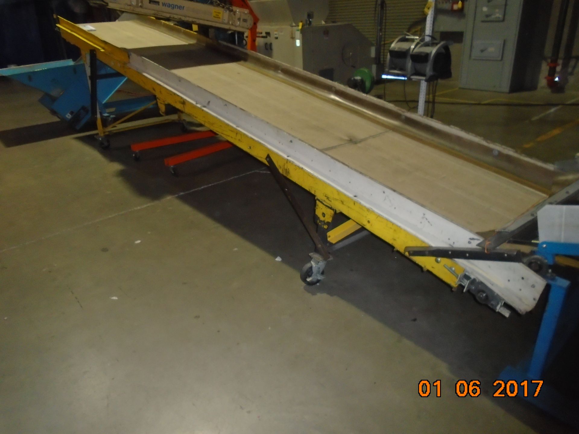 TEC Conveyor 42"x20' Model H4220 1/2hp Vecoplan to Bunting conveyor -- Yellow Rockstar SN. 9801-029 - Image 3 of 4