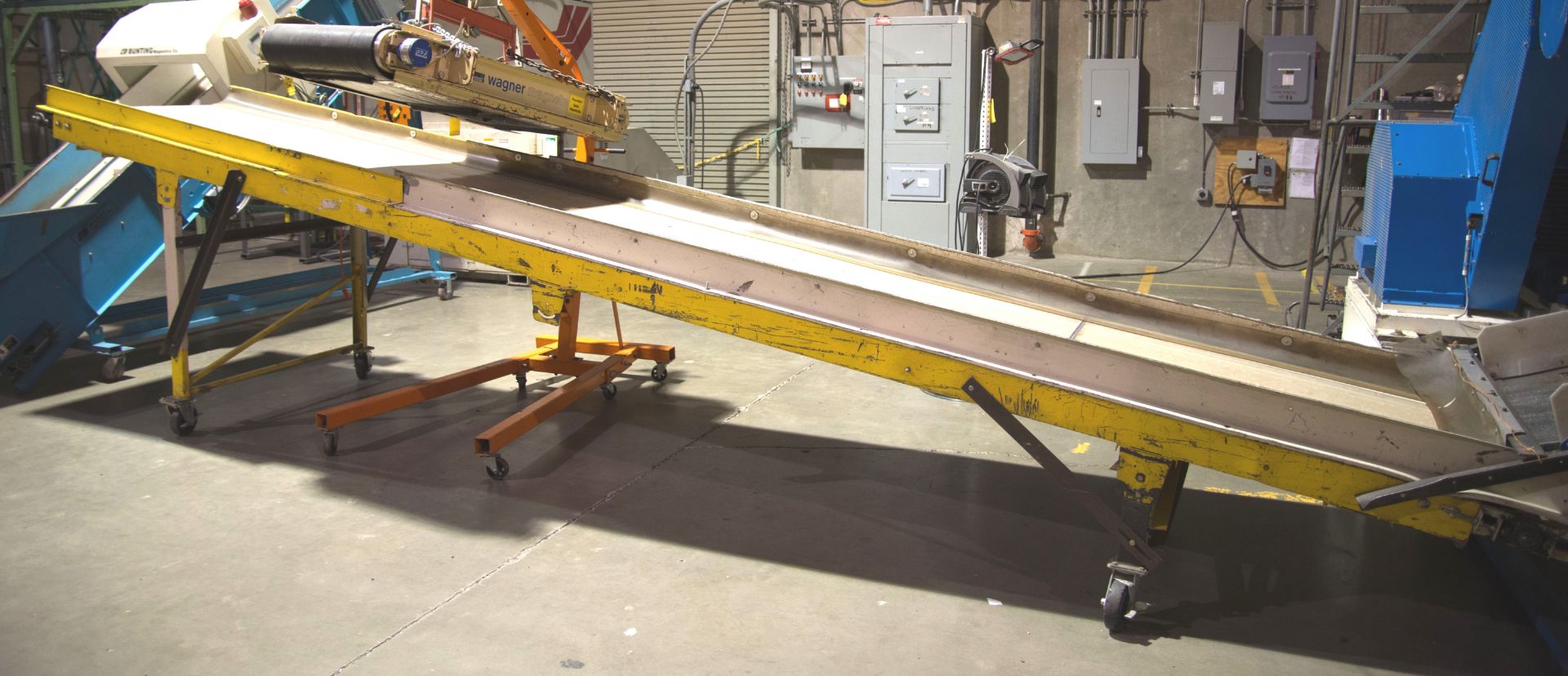 TEC Conveyor 42"x20' Model H4220 1/2hp Vecoplan to Bunting conveyor -- Yellow Rockstar SN. 9801-029