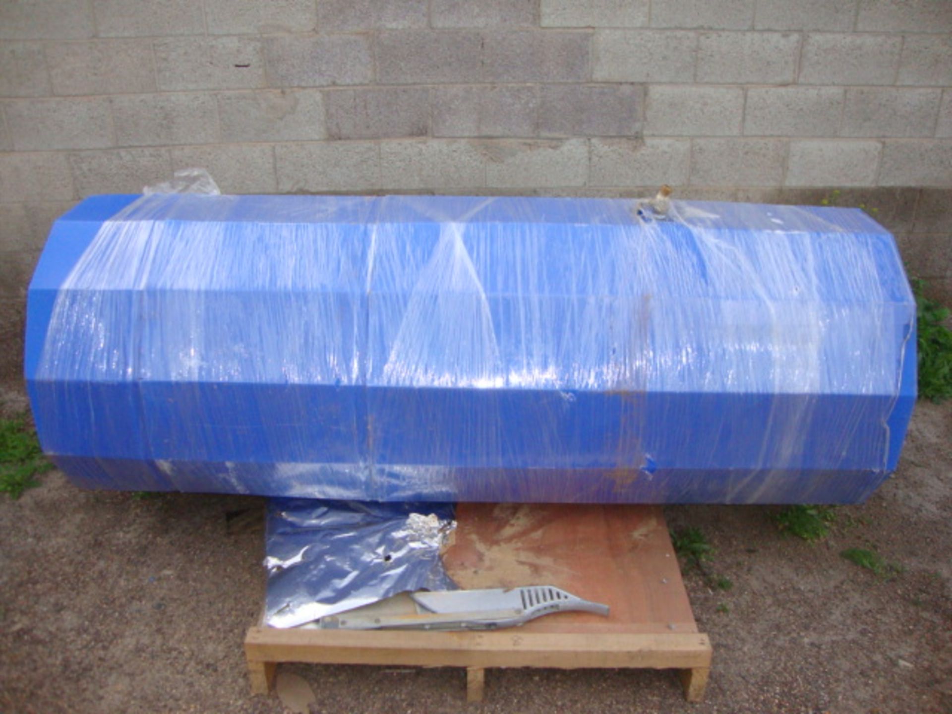 500 GAL WATER TANK 8' X 30"