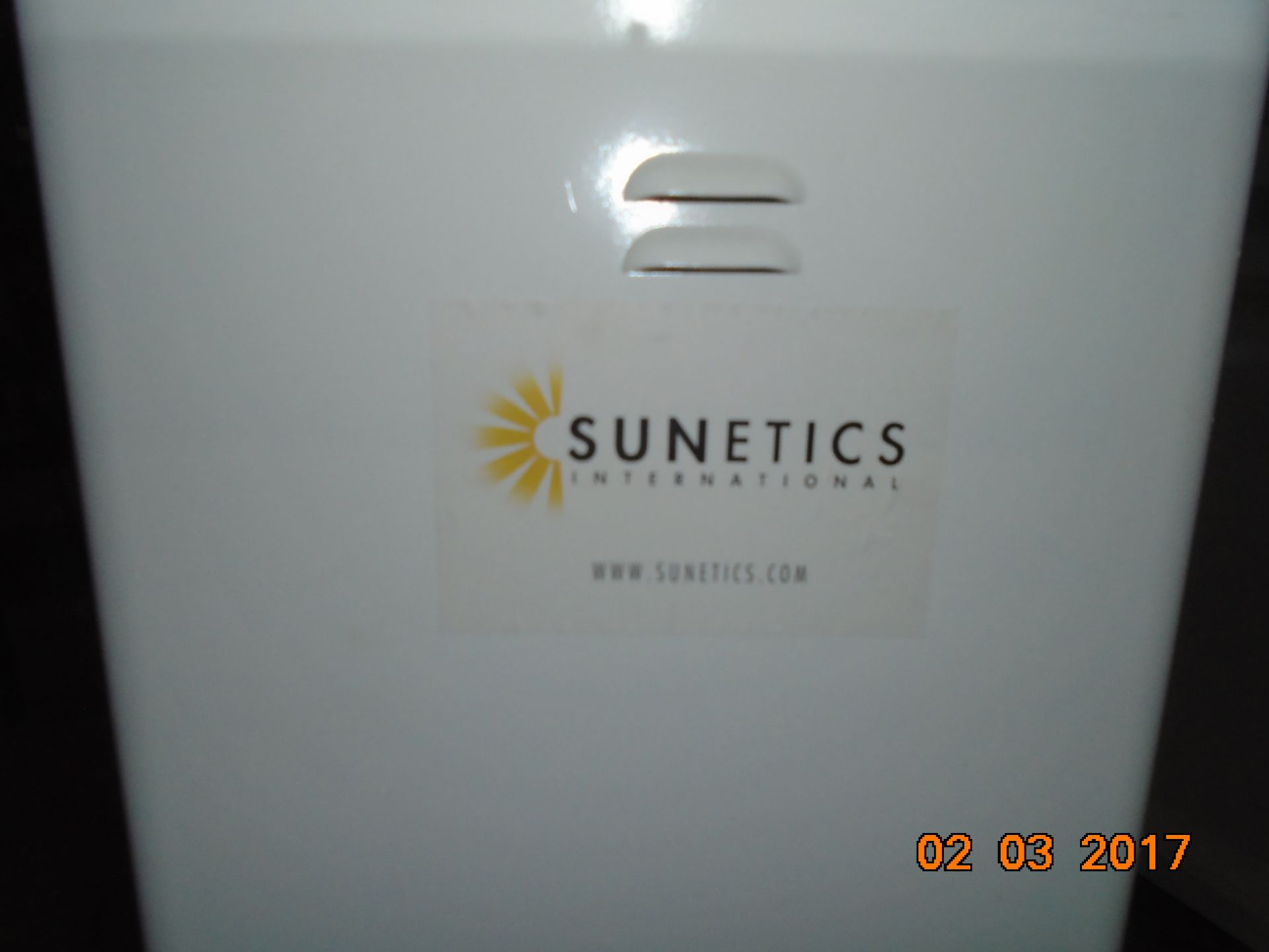 SUNETICS INTERNATIONAL ADVANCED LASER HAIR RESTORATION SYSTEM - Image 3 of 4