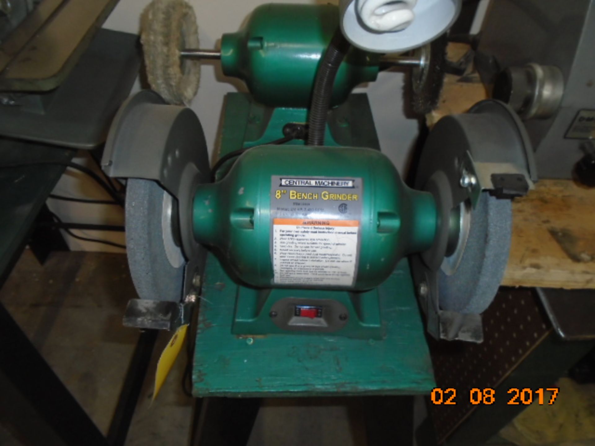 CENTRAL MACHINERY 8" BENCH GRINDER & CENTRAL MACHINERY 6" BUFFER - Image 2 of 2