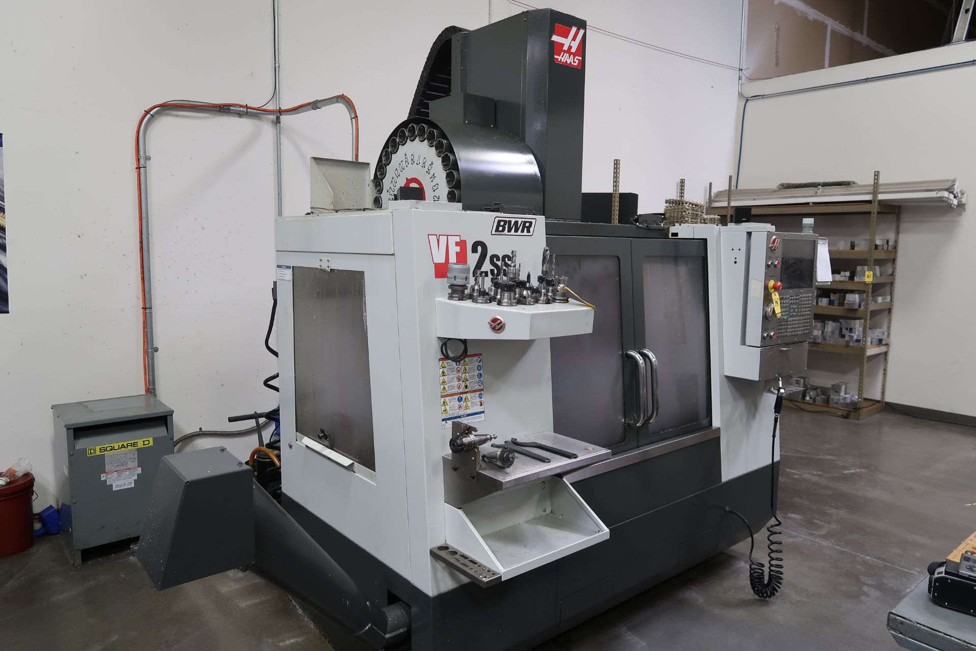 2012 HAAS VF-2SS CNC VERTICAL MACHINING CENTER, CHIP AUGER, PROGRAMMABLE COOLANT, 24 TOOL ATC, SN. - Image 7 of 8