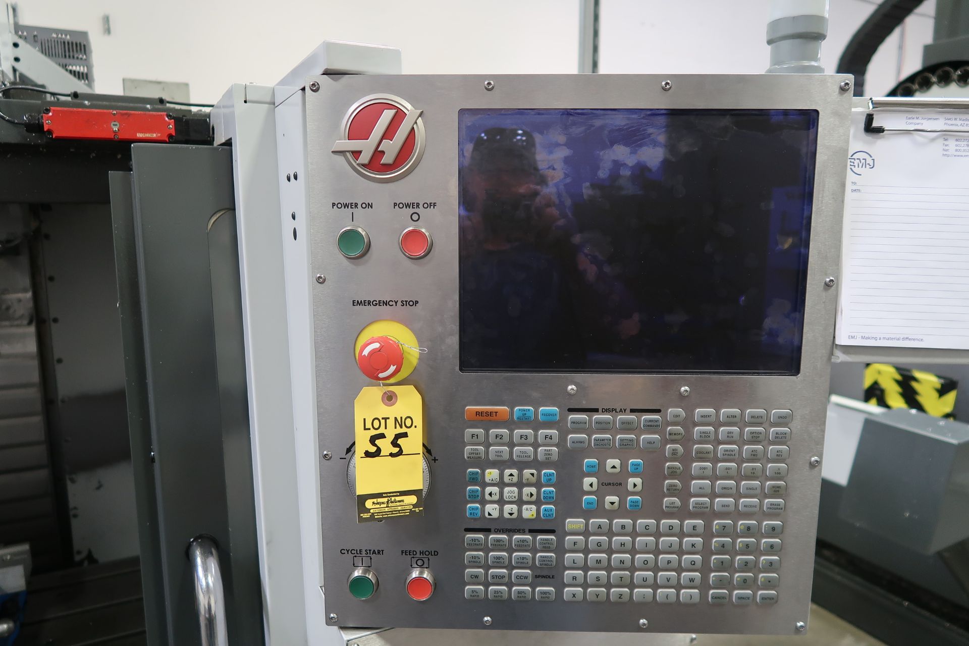 2014 HAAS VF-2SS CNC VERTICAL MACHINING CENTER, CHIP AUGER, PROGRAMMABLE COOLANT, 24 TOOL ATC, SN. - Image 2 of 10