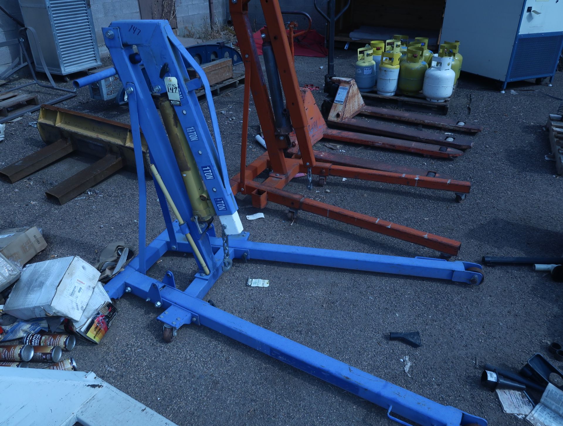 2 TON BLUE ENGINE BOOM LIFT