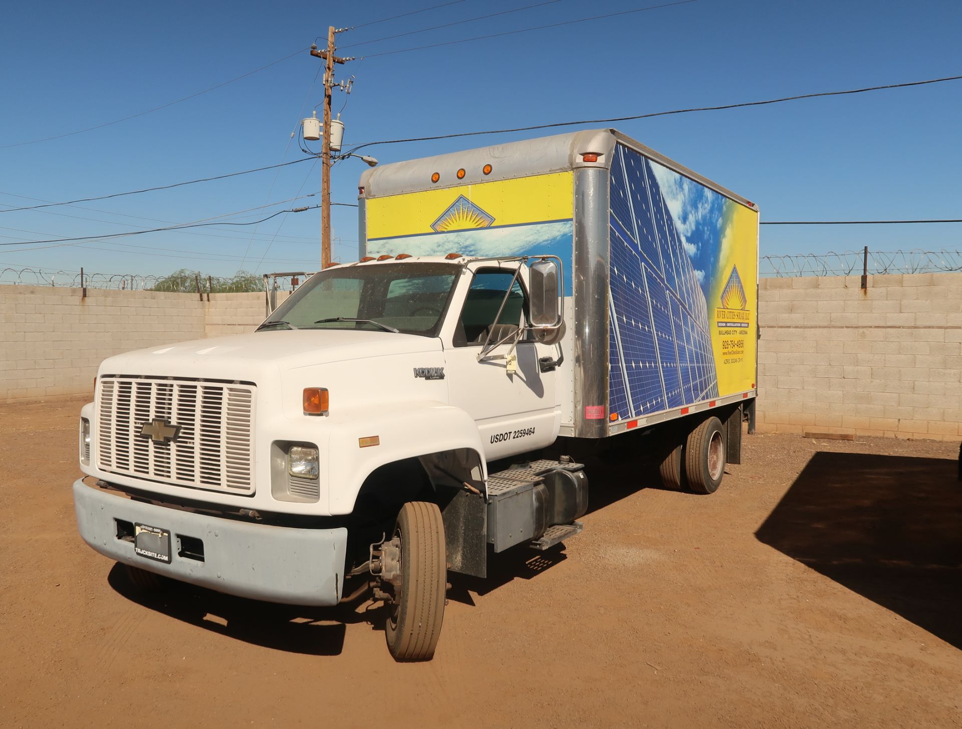 1994 CHEVROLET KODIAK BOX TRUCK W/ LIFT GATE VIN. 1GBE6H1P4RJ107644