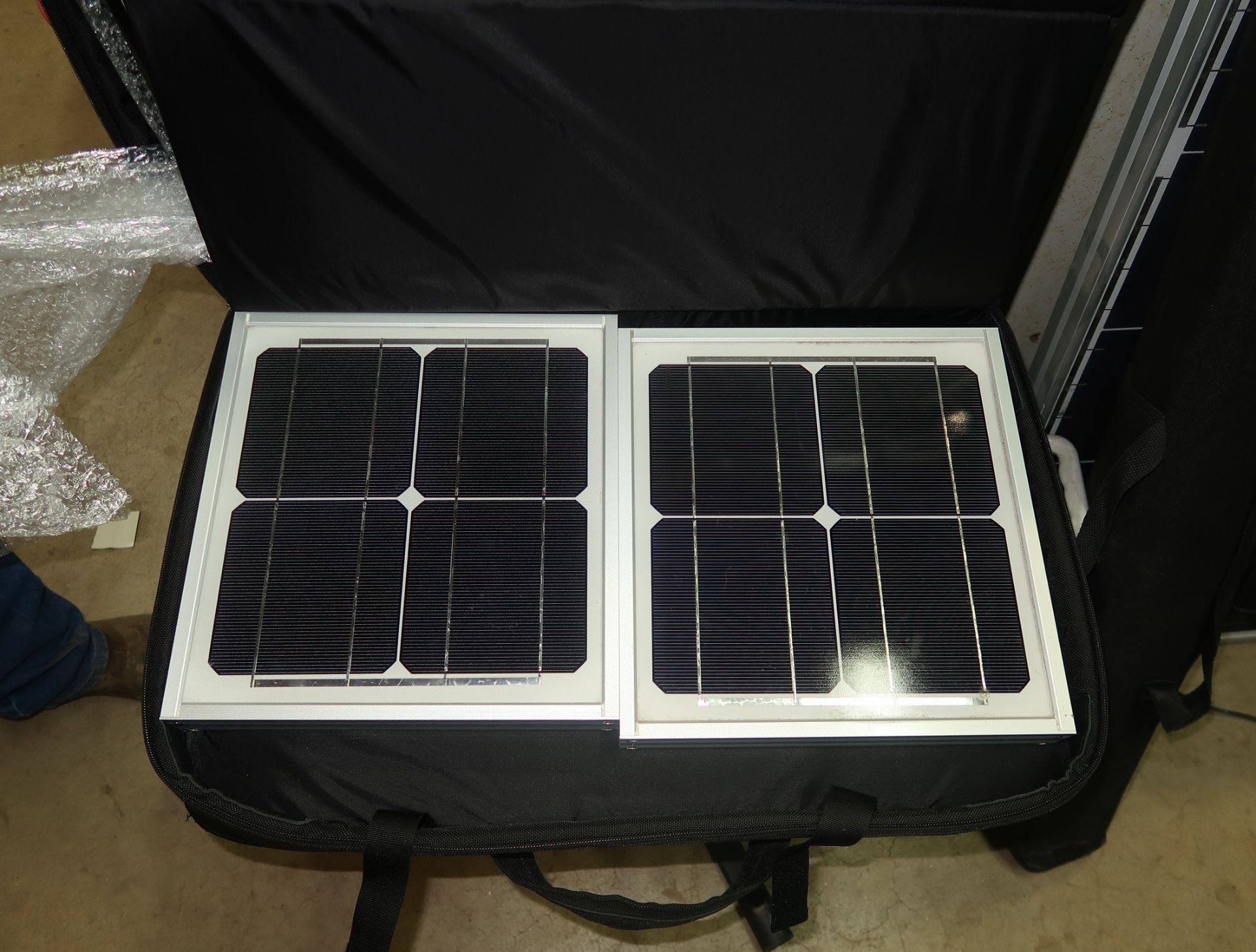 SOLAR PANELS W/ STAND IN CASE - Image 2 of 2
