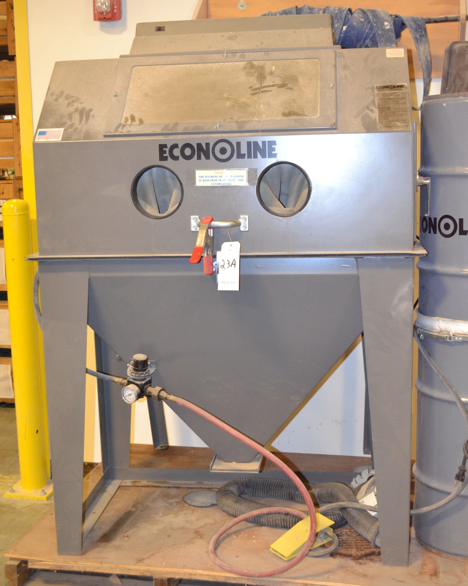 Econoline Sandblast Cabinet With Filter - Image 2 of 5