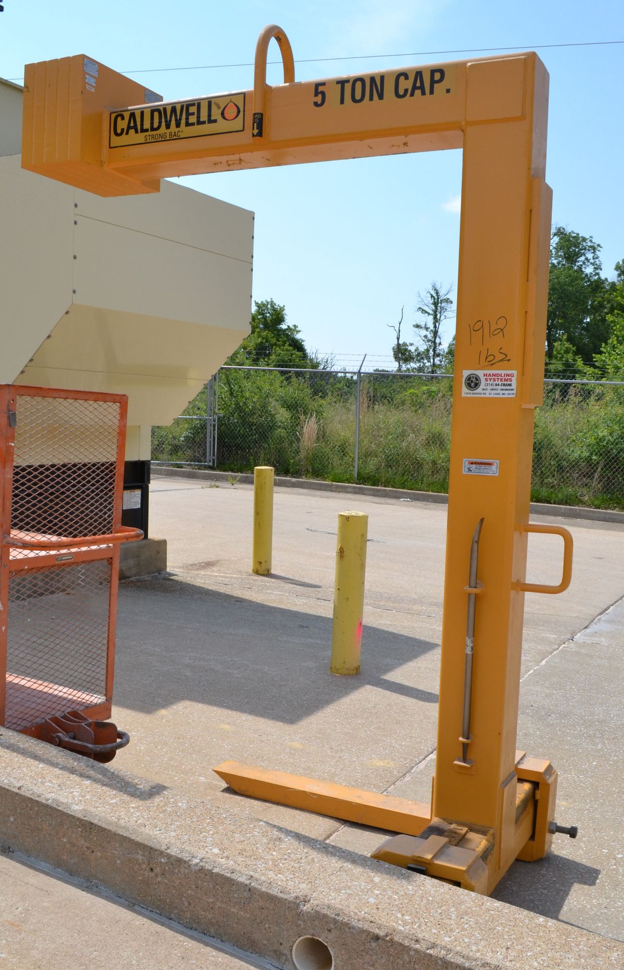 Caldwell Strong Bac Pallet Lifter, 5-Ton Capacity - Image 4 of 4