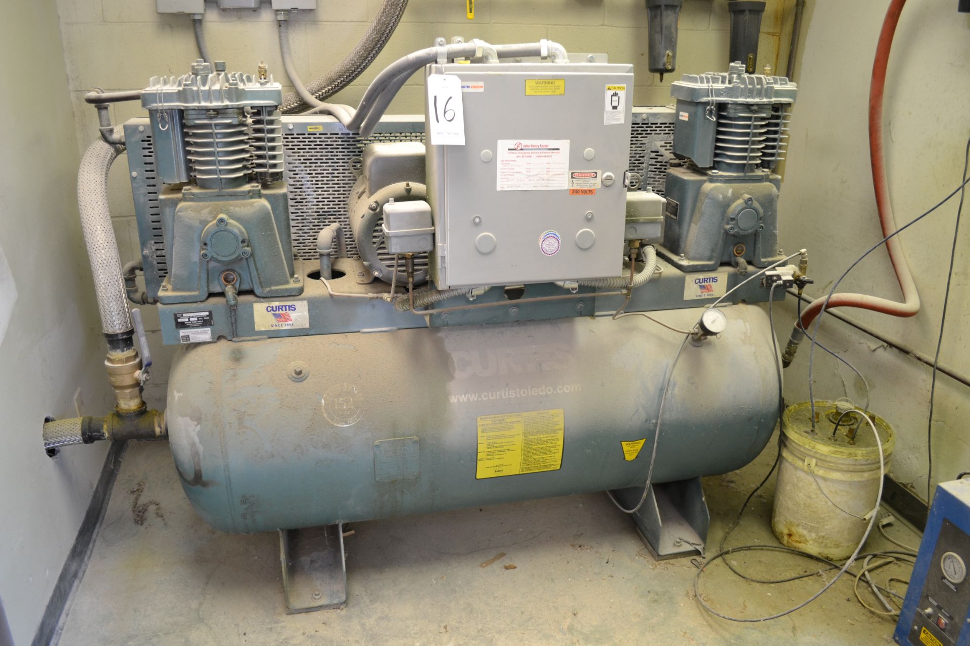 Curtis Model 7E2HTD12-1 Air Compressor