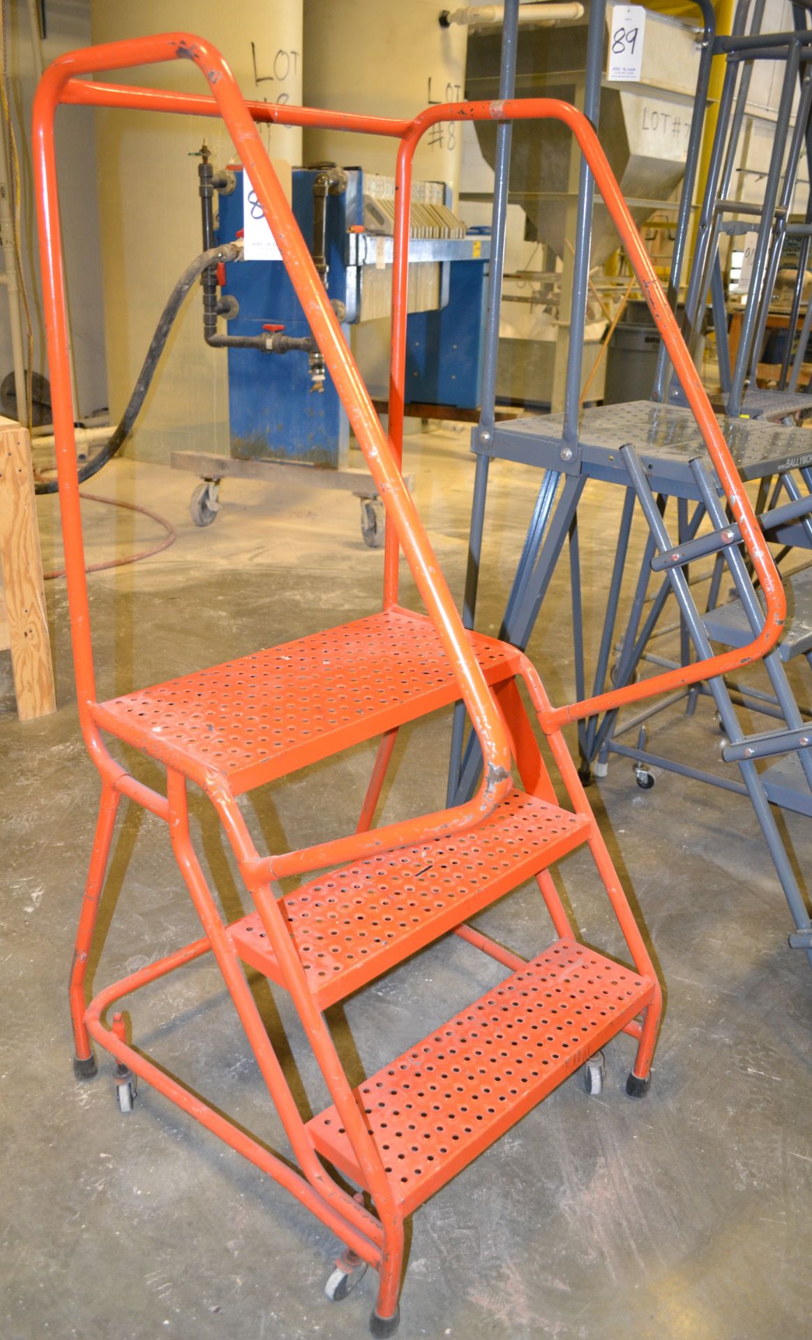 3' Warehouse Safety Ladder - Image 2 of 2