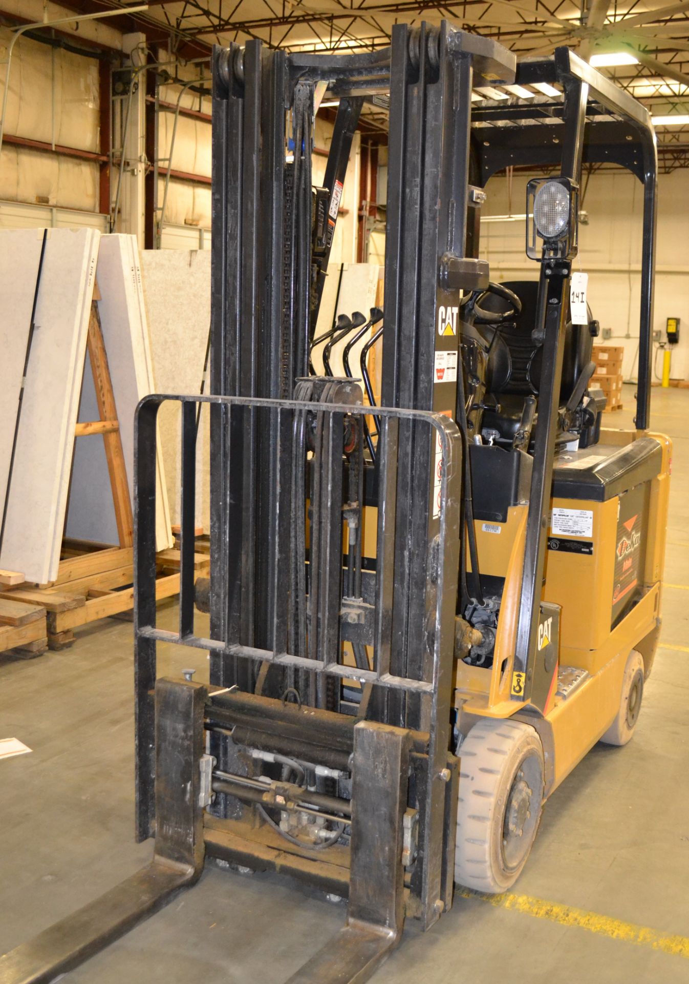 Caterpillar Model E3500-AC Electric Forklift - Image 6 of 7