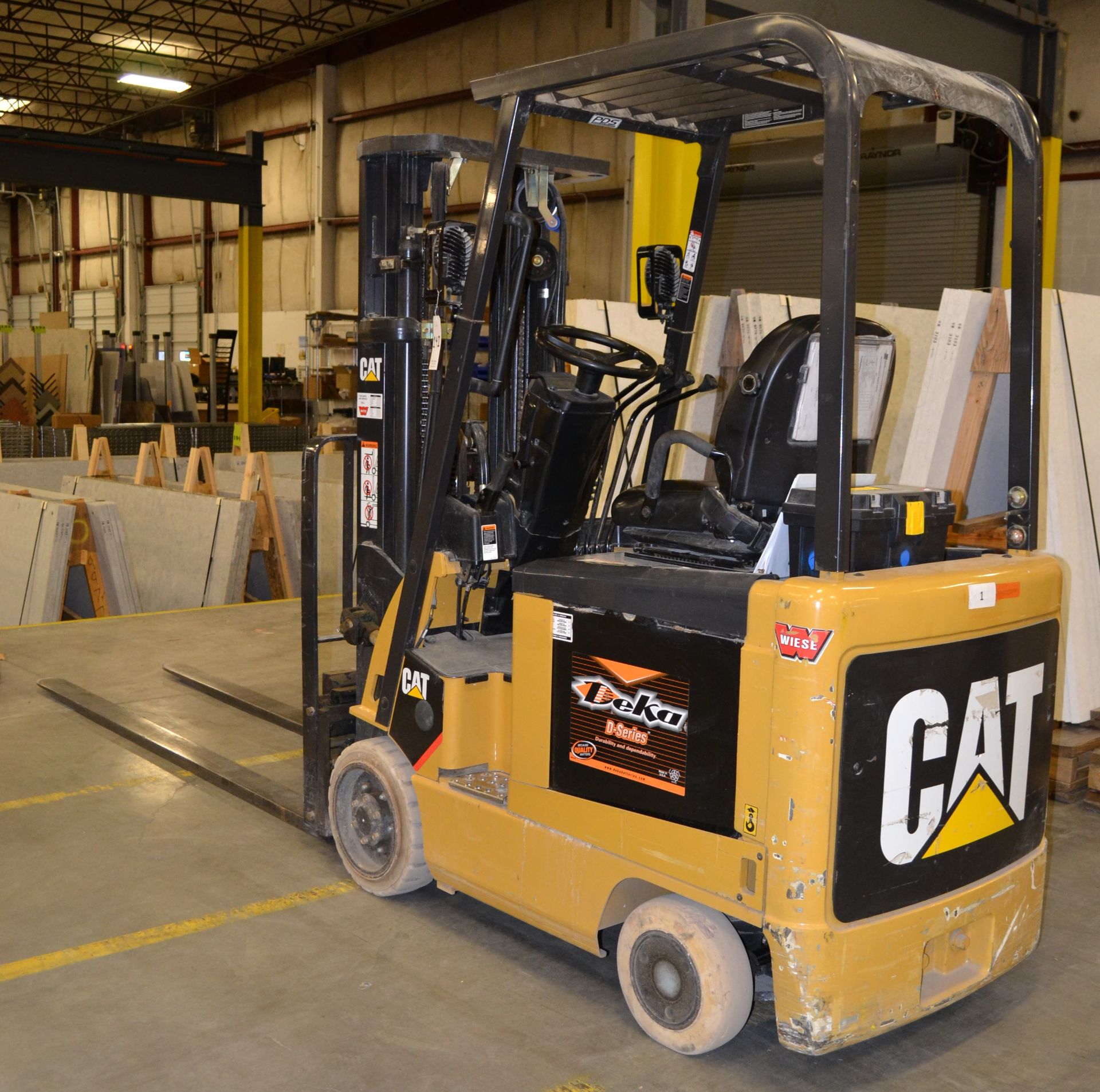 Caterpillar Model E3500-AC Electric Forklift - Image 2 of 7