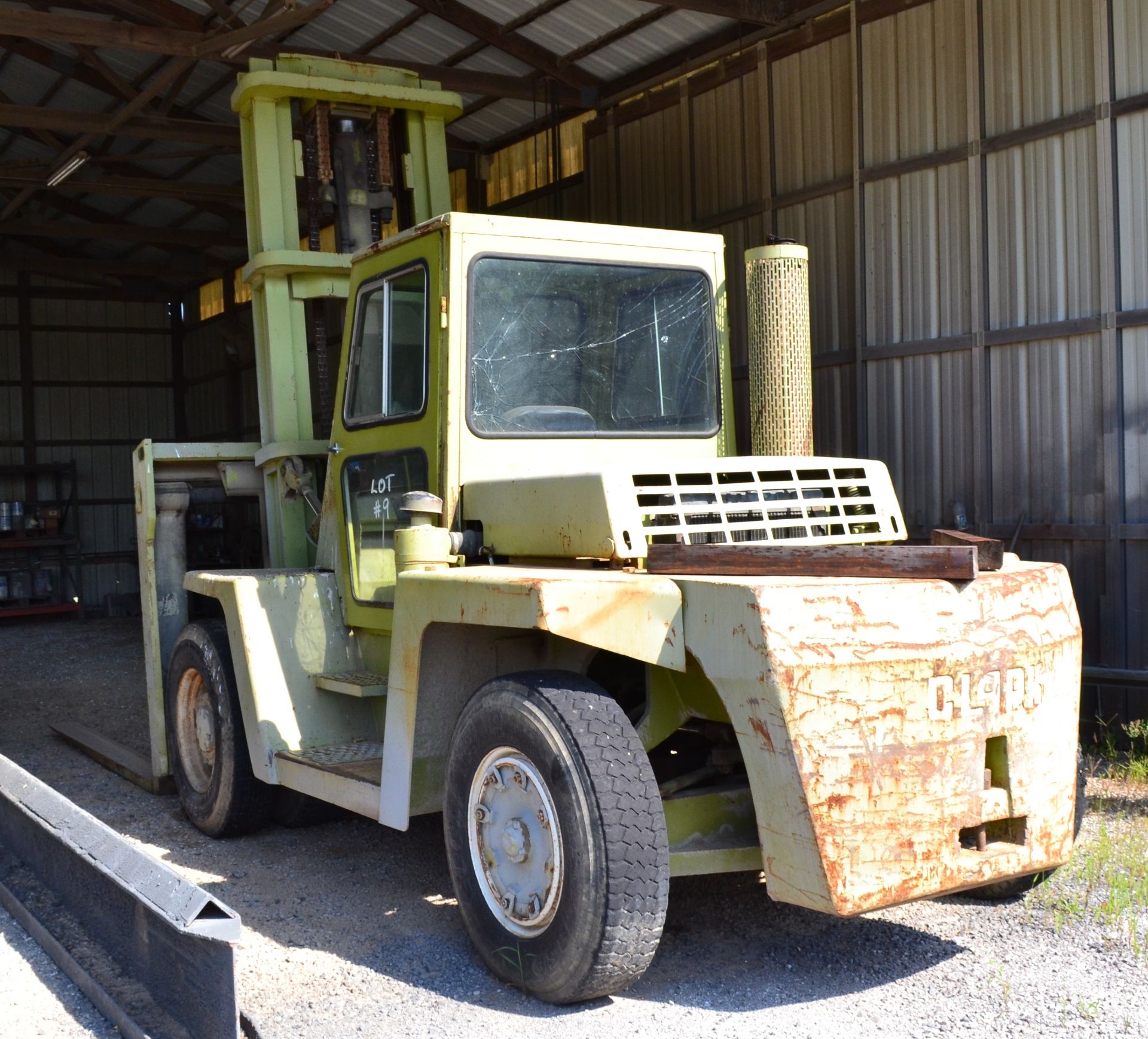 Clark Model C500Y250SD, 23,500-Lbs. Capacity Forklift, Diesel, Pneumatic Tires, 2-Stage Mast, S/N - Image 5 of 8