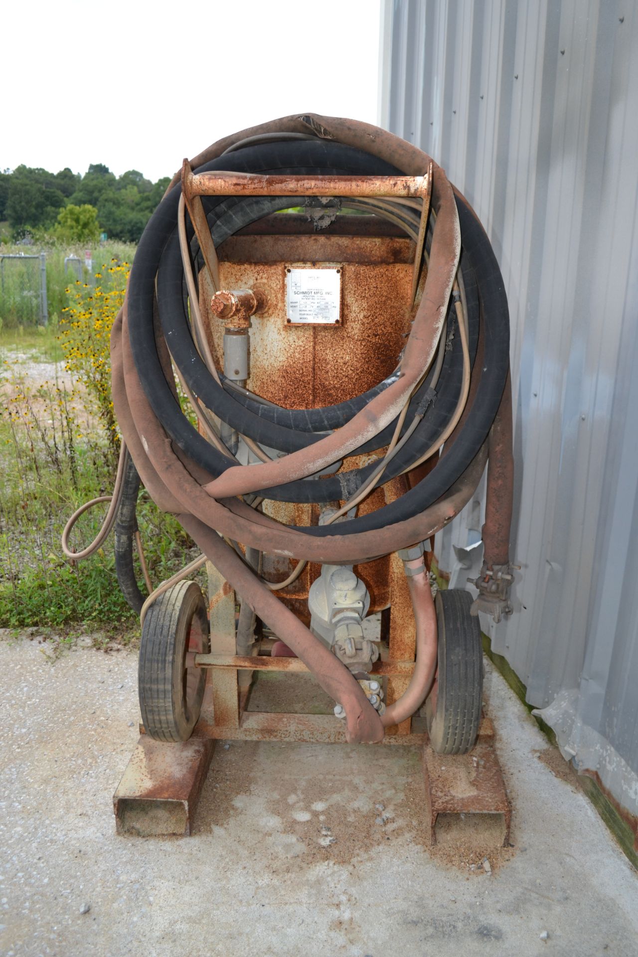 Schmidt 6.5 Cubic Foot Sand Blast Pot (Mounted on Pallet) - Image 3 of 4