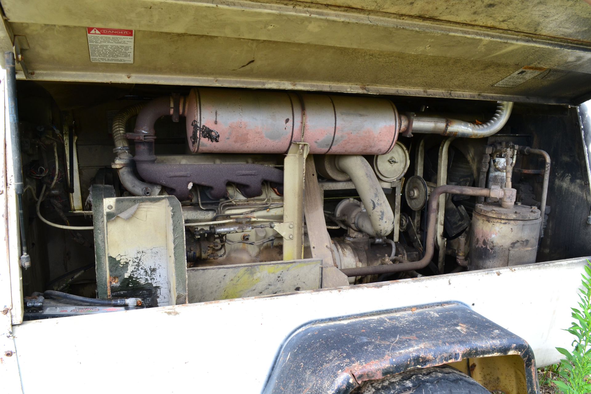 Ingersoll Rand Model 185 Portable Air Compressor, 515 Hours, No Specs Available - Image 4 of 6