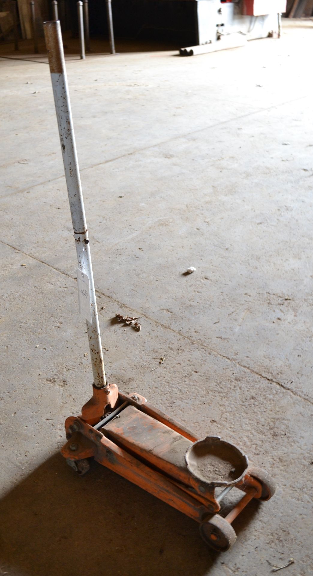 Floor Jack, Make, Model & Capacity Unknown - Image 2 of 2