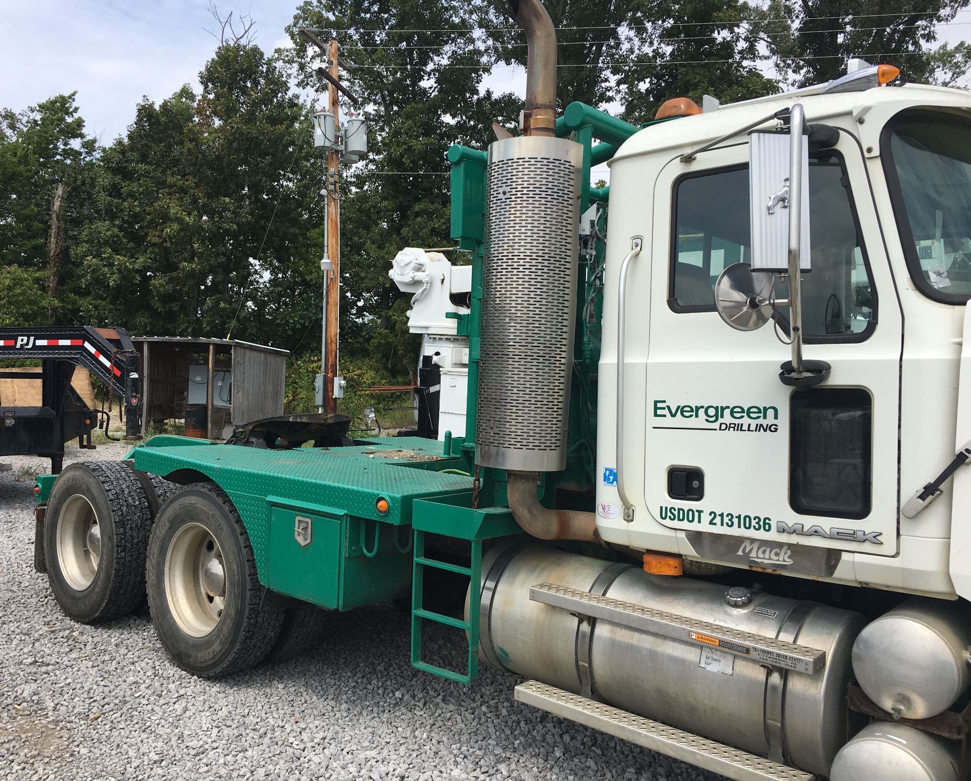 2009 Mack GU713 Granite Winch Truck - Image 4 of 4