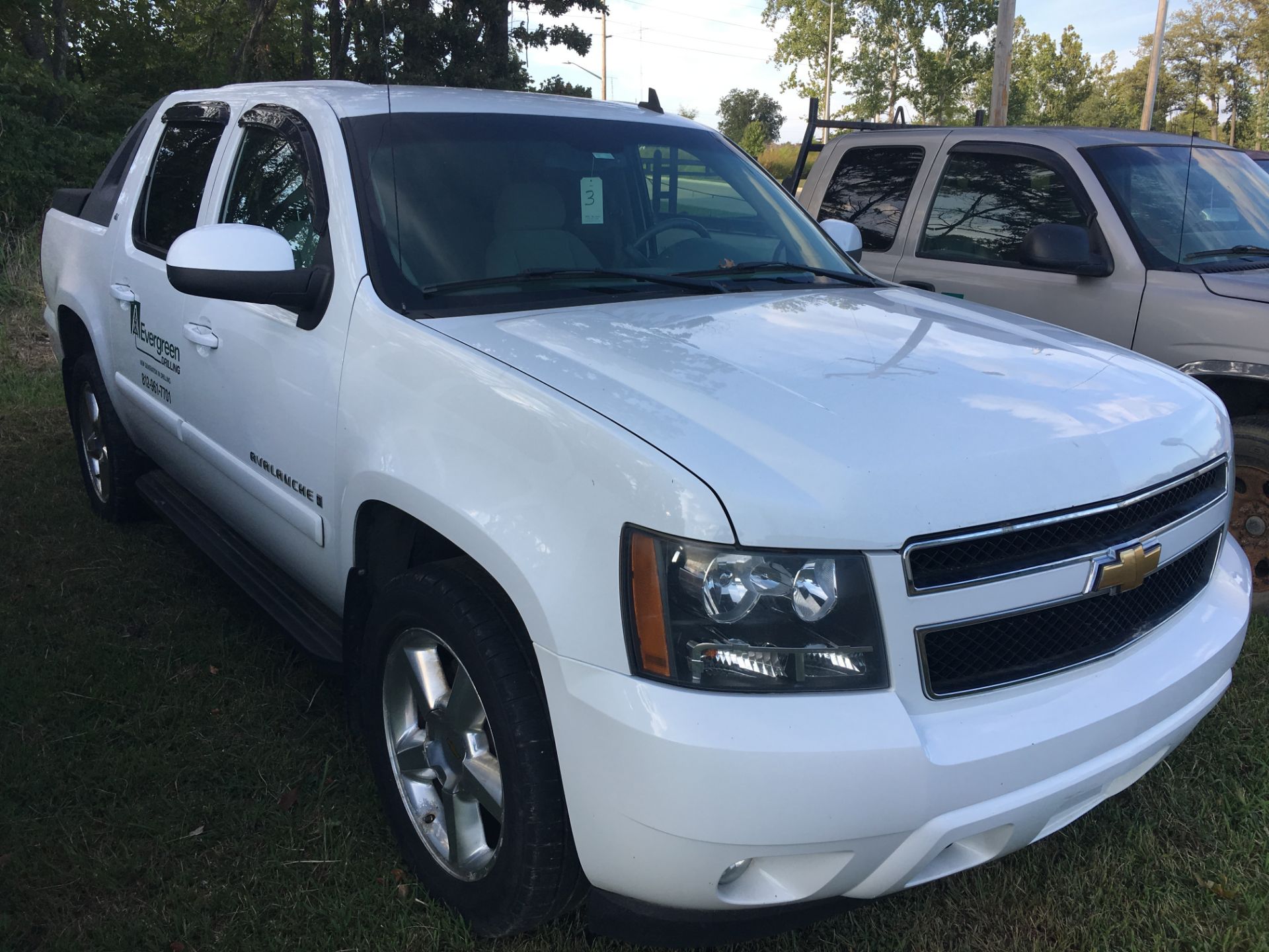 2007 Chevy Avalanche LT 4-Door Pickup - Image 4 of 6