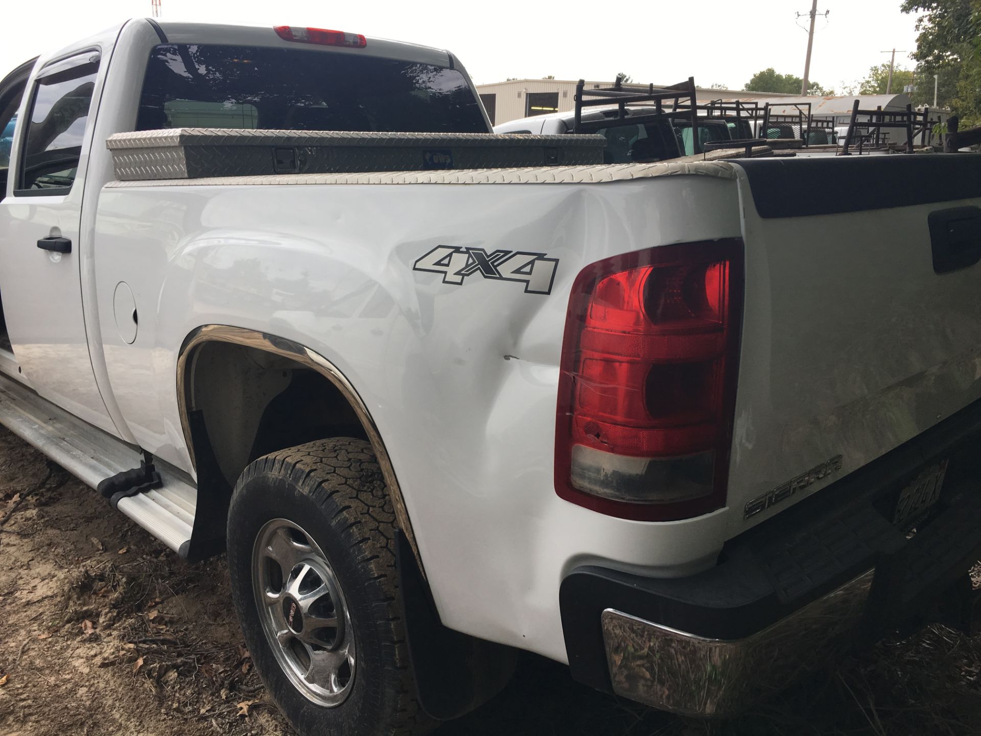 2011 GMC Model Sierra 2500HD Crew Cab Pickup - Image 2 of 5