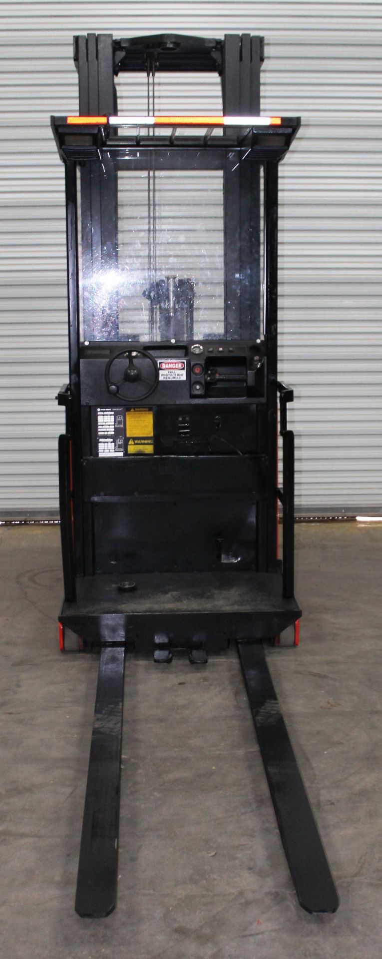 PRIME MOVER 3000 LBS. CAPACITY ORDER PICKER, (WATCH VIDEO) - Image 2 of 5