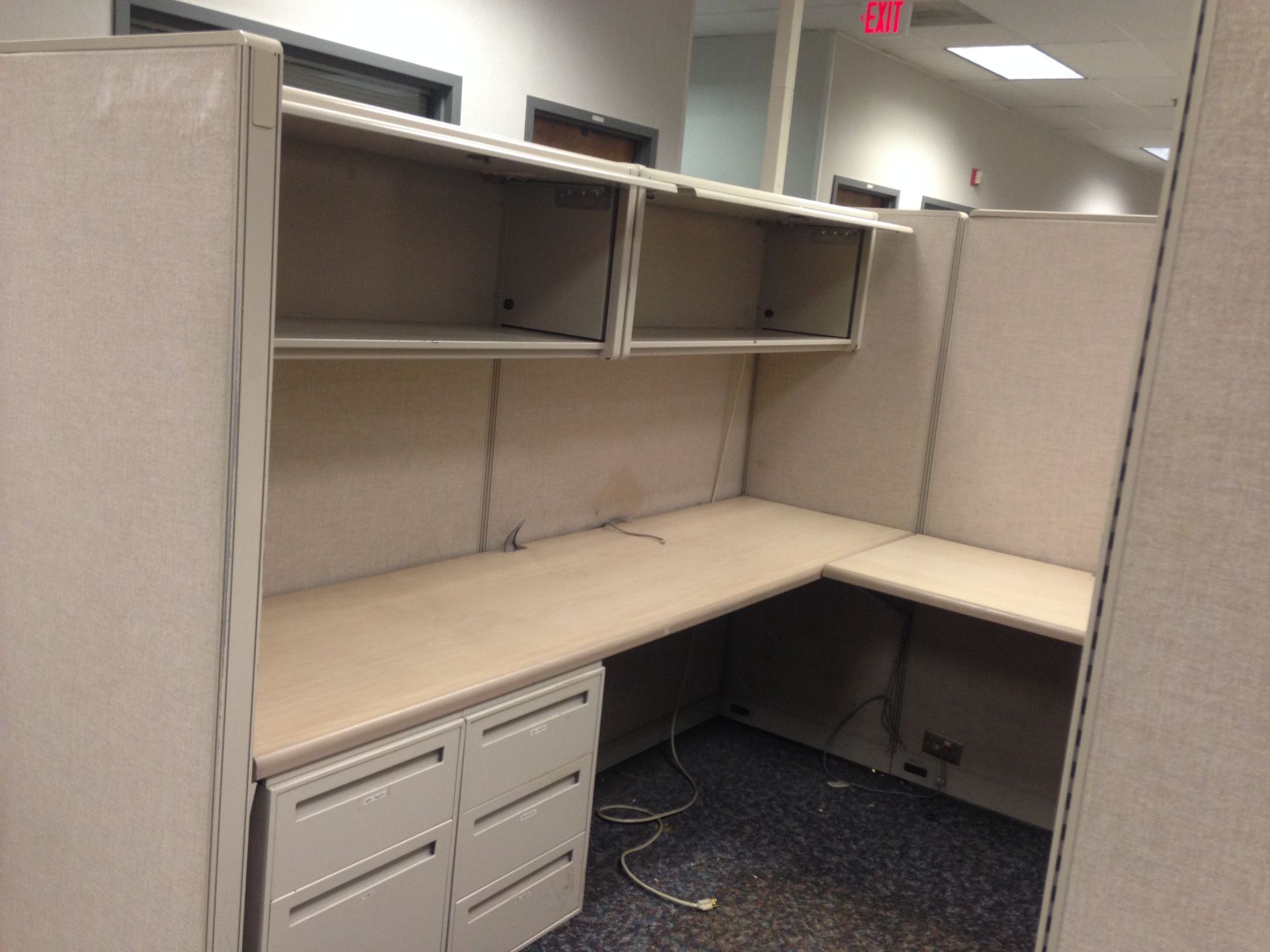 LOT OF 5 OFFICE CUBICLE SYSTEM (CHECK DRAWING AND PICTURES FOR MORE DETAILS) - Image 2 of 4