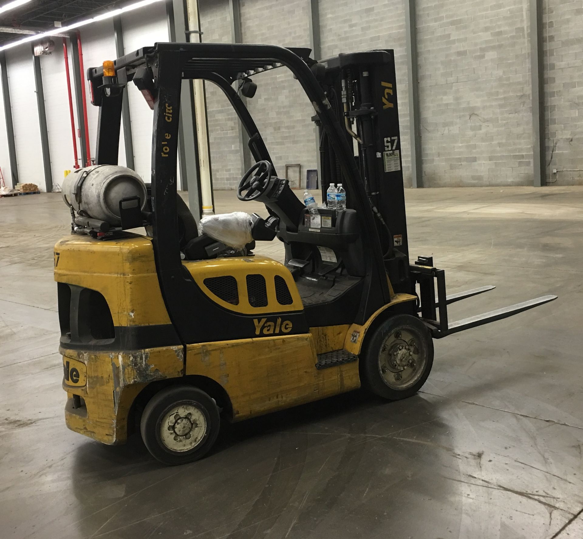 2007 YALE 5000 LBS CAPACITY PROPANE FORKLIFT, (WATCH VIDEO) - Image 4 of 4