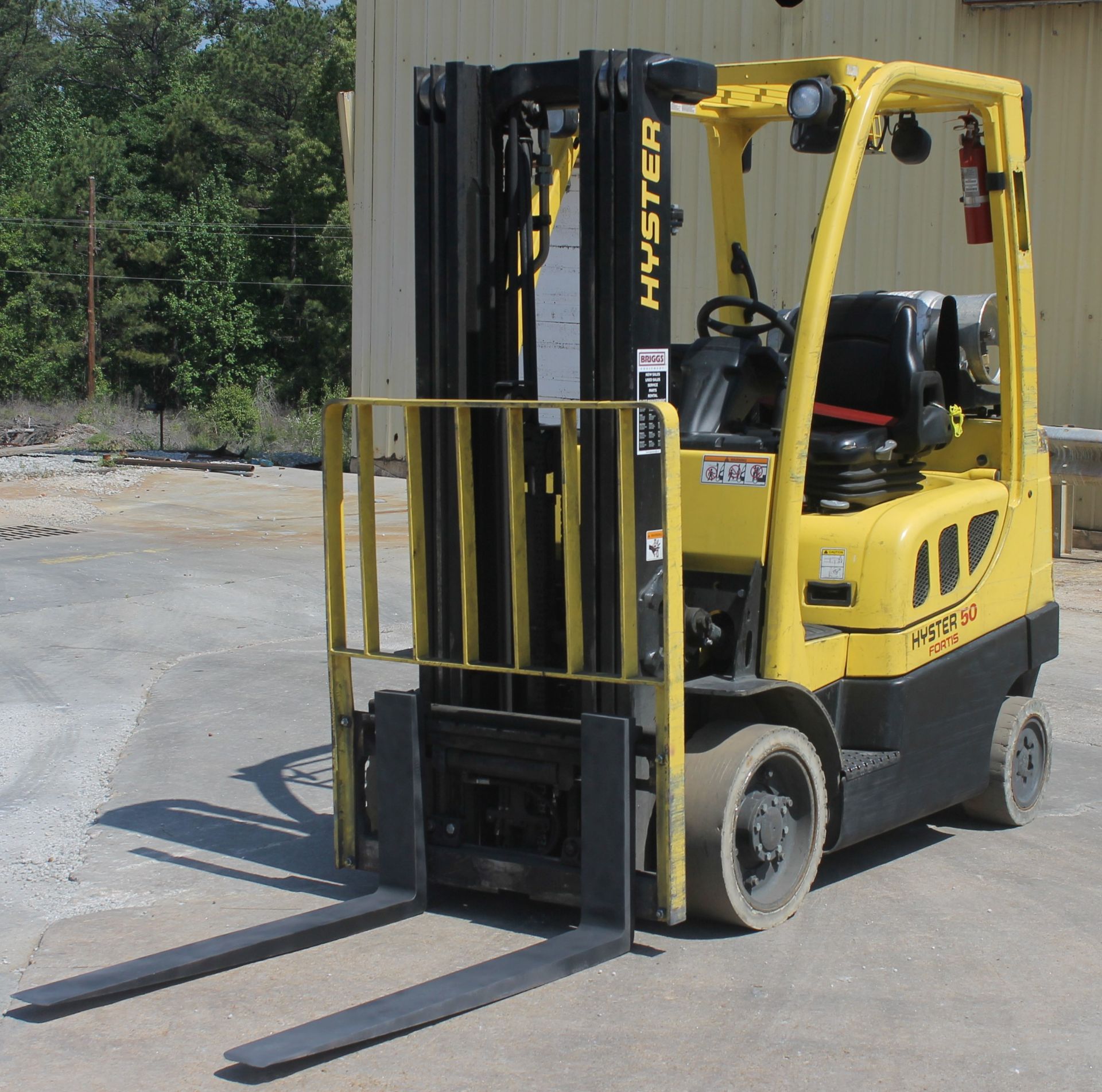 2012 HYSTER 5000 LB CAPACITY PROPANE FORKLIFT, 3 STAGE MAST (CHECK VIDEO) - Image 5 of 6