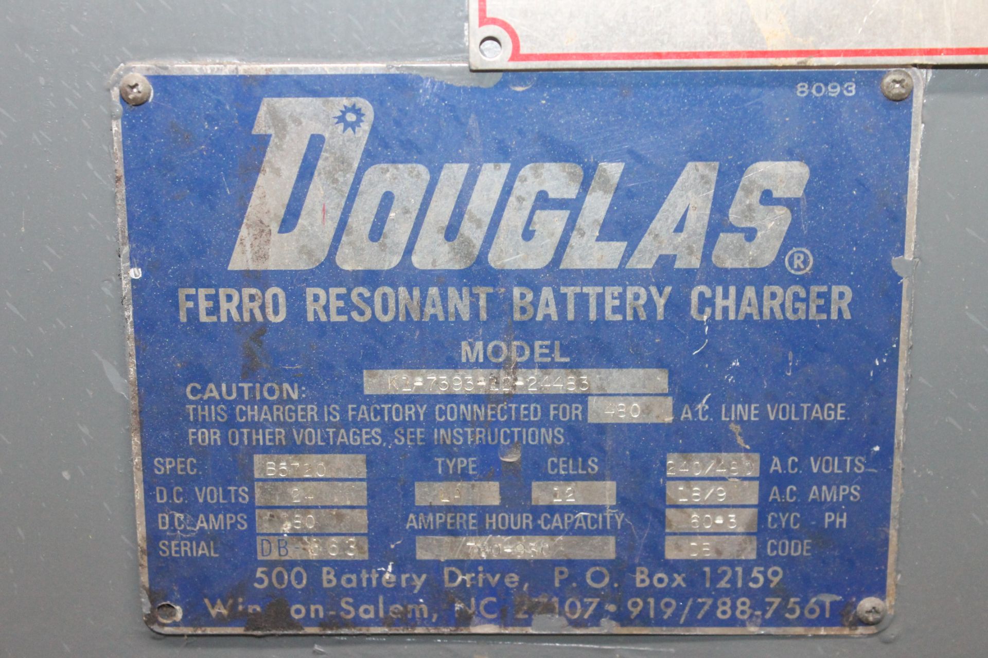 DOUGLAS 24 VOLTS BATTERY CHARGER - Image 4 of 4