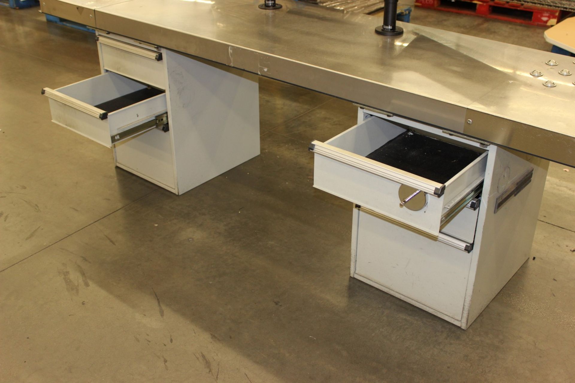 STAINLESS STEEL TOP TABLE WITH BALL TRANSFER , CABINETS & LCD MOUNT - Image 2 of 4