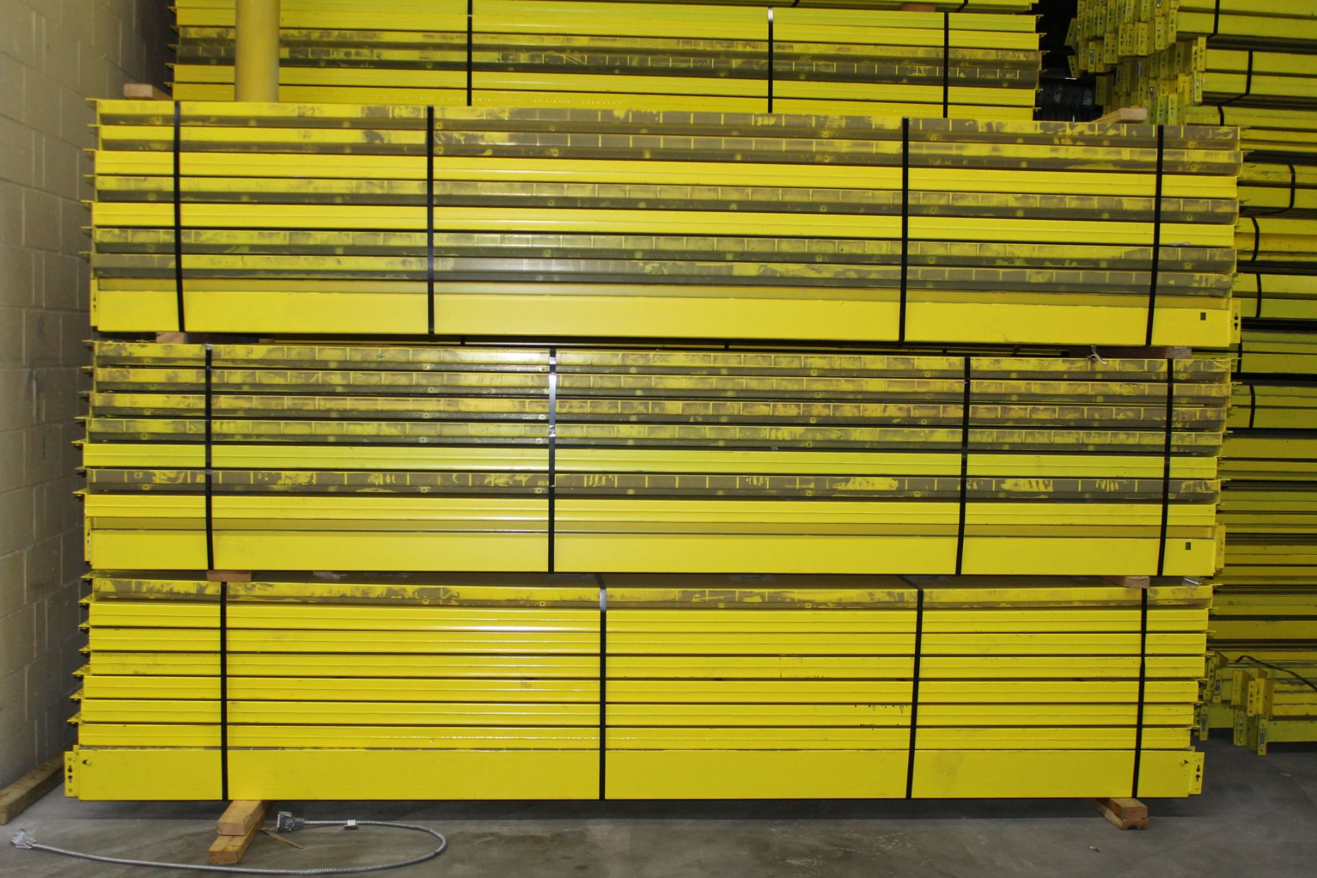 14 BAYS OF HEAVY DUTY TEARDROP STYLE PALLET RACK, LIKE NEW, SIZE: 20'H x 42"D X 144"W (3" X 3" POST) - Image 2 of 5