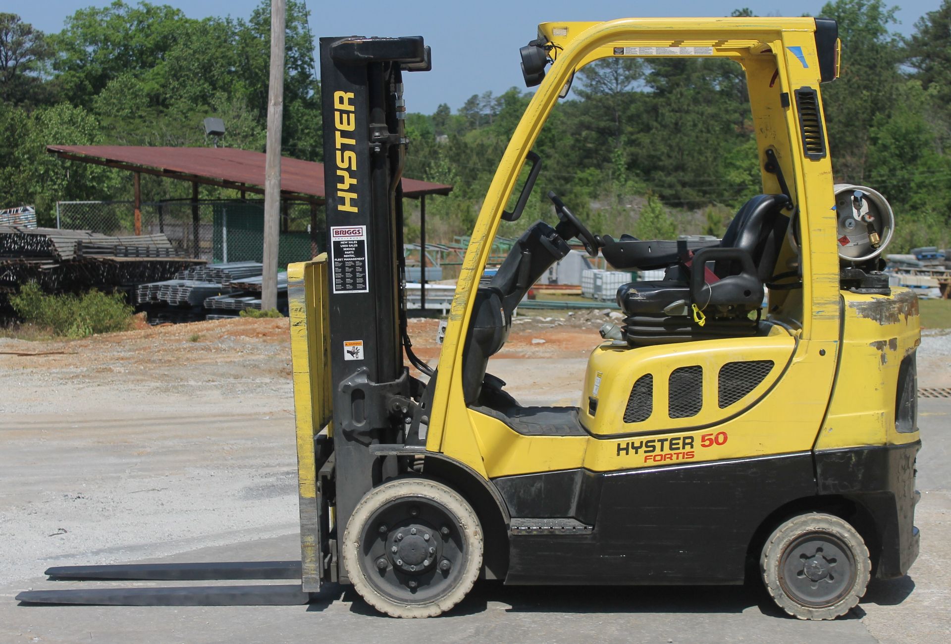 2012 HYSTER 5000 LB CAPACITY PROPANE FORKLIFT, 3 STAGE MAST (CHECK VIDEO) - Image 5 of 7